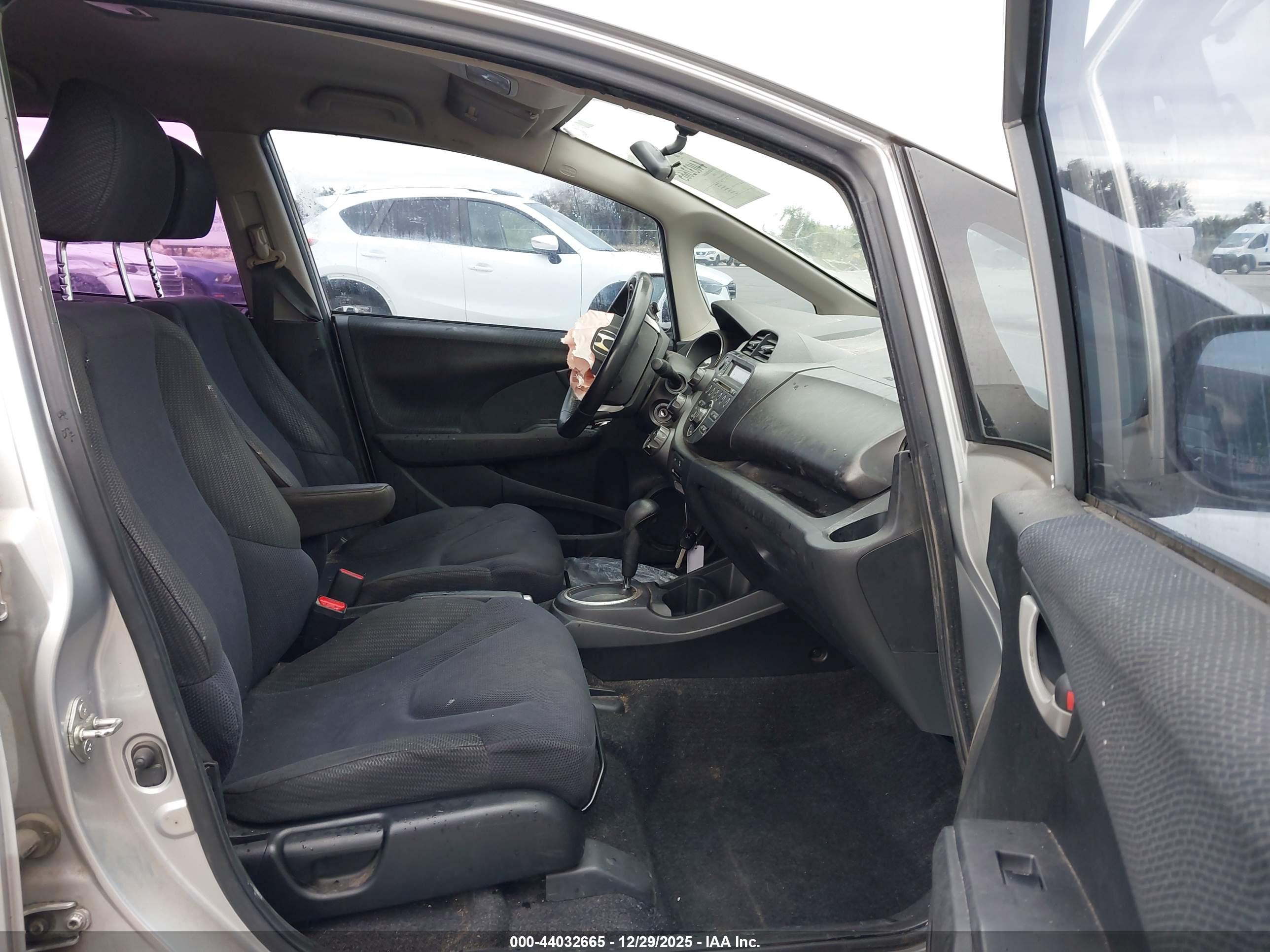 HONDA FIT image 5