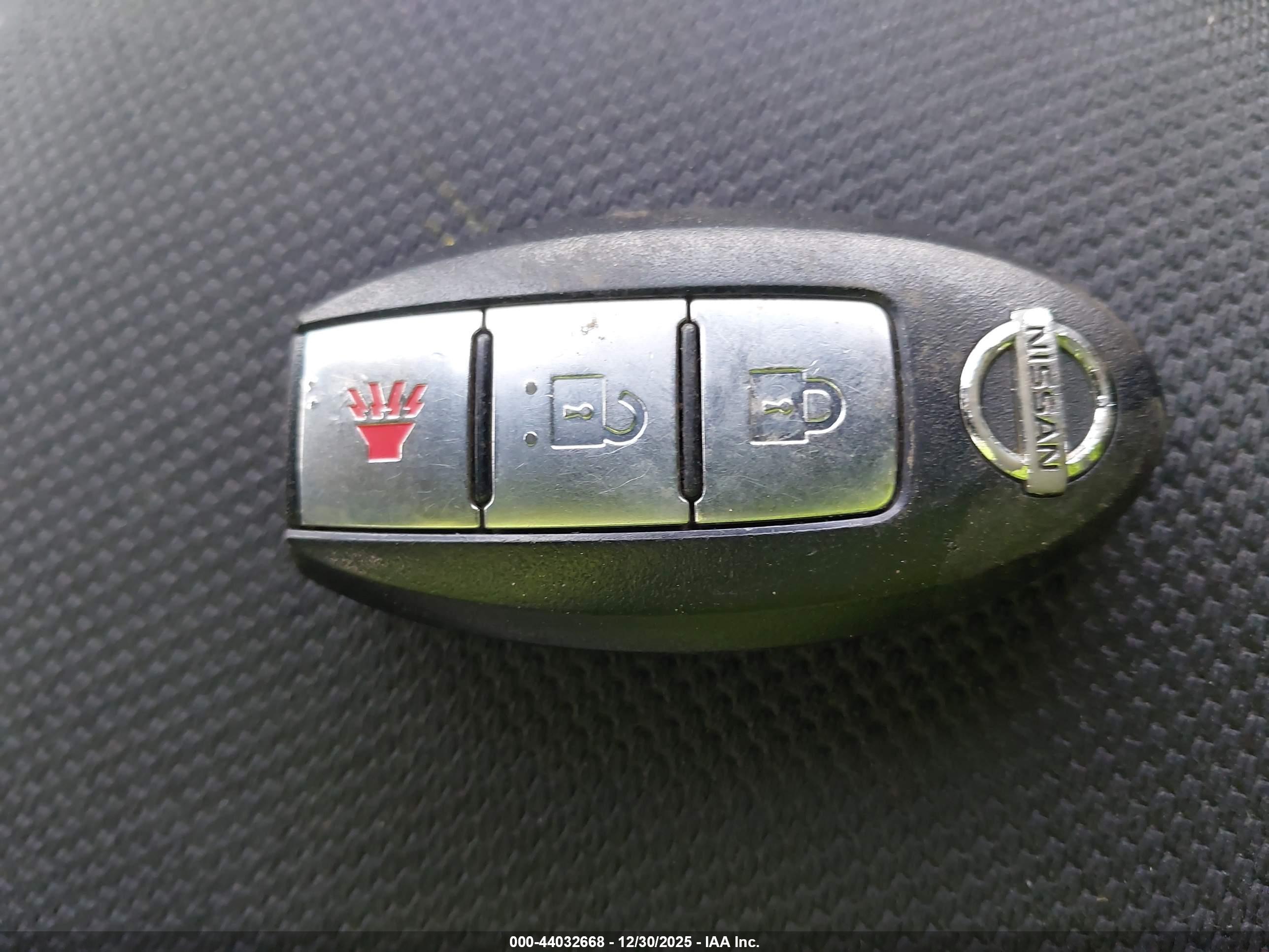 NISSAN ROGUE image 11