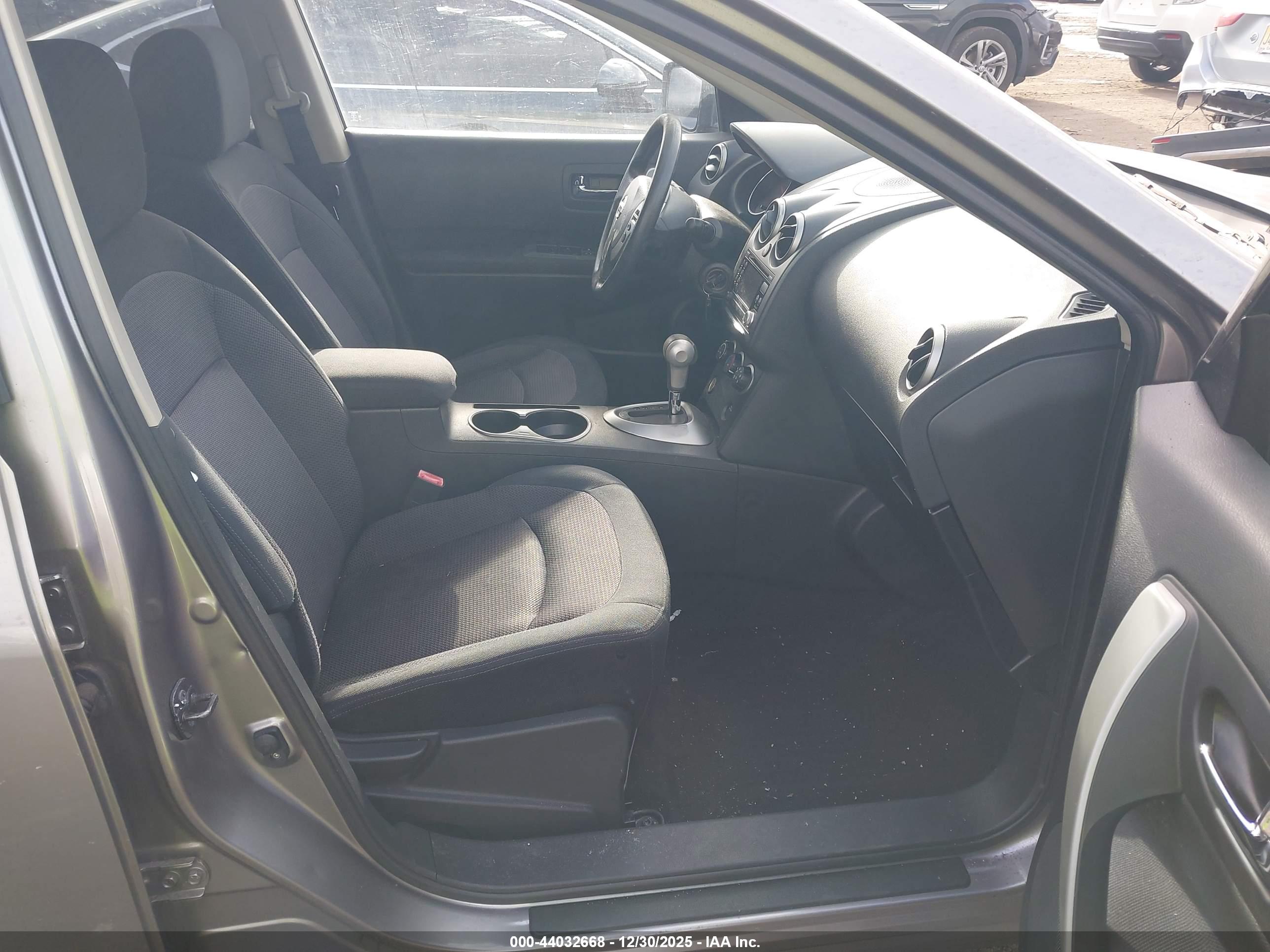 NISSAN ROGUE image 5
