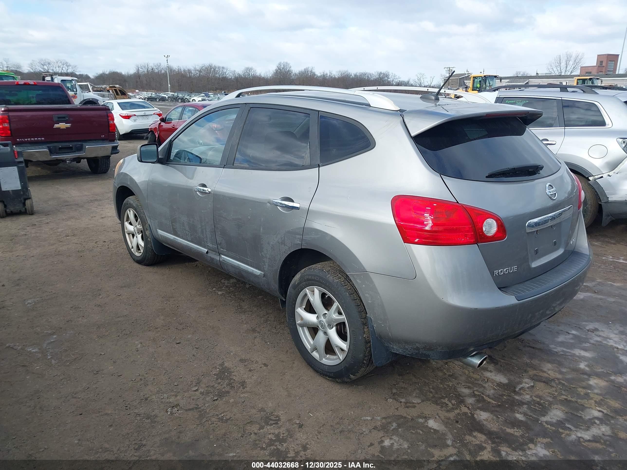 NISSAN ROGUE image 6