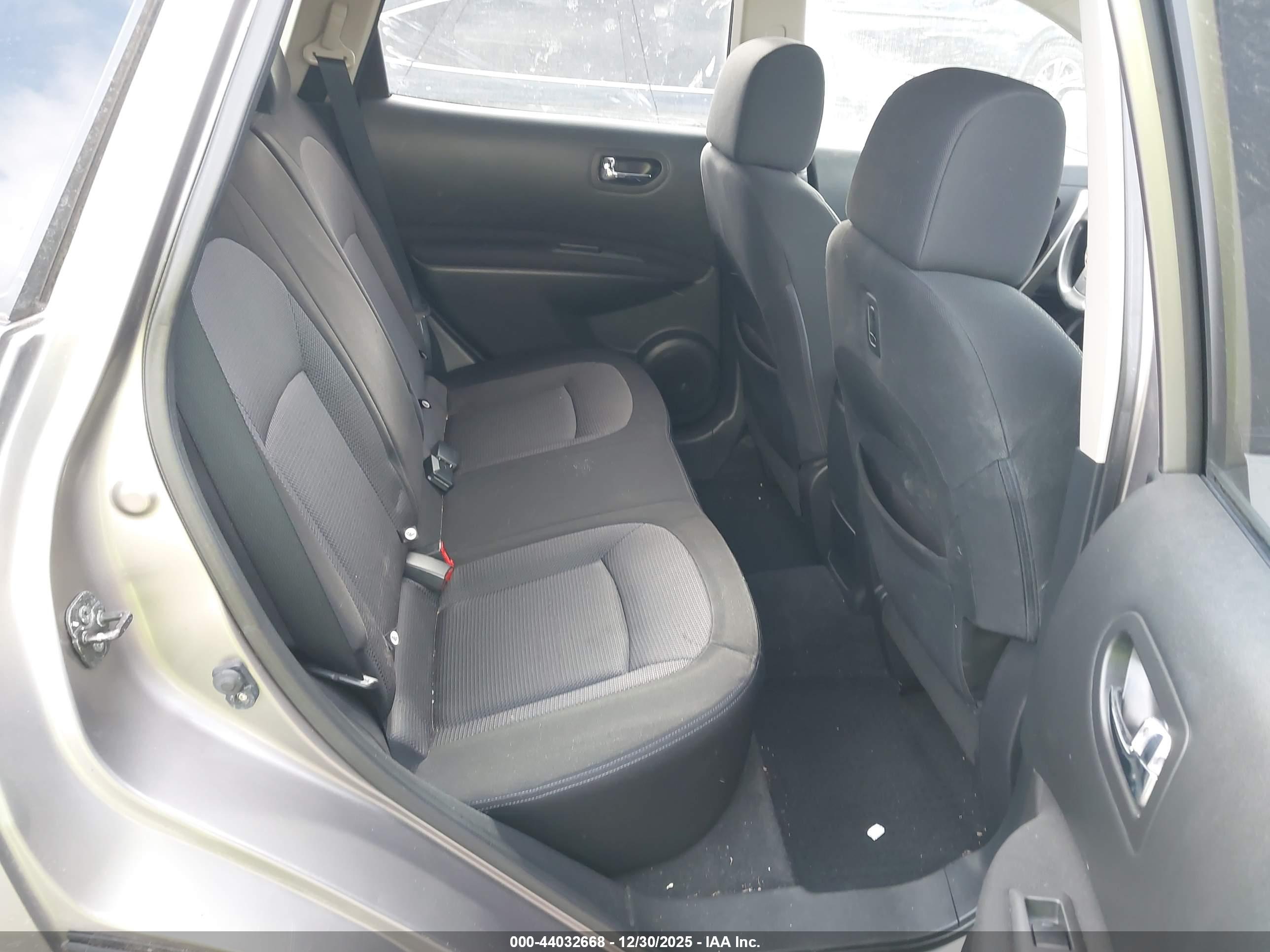 NISSAN ROGUE image 8