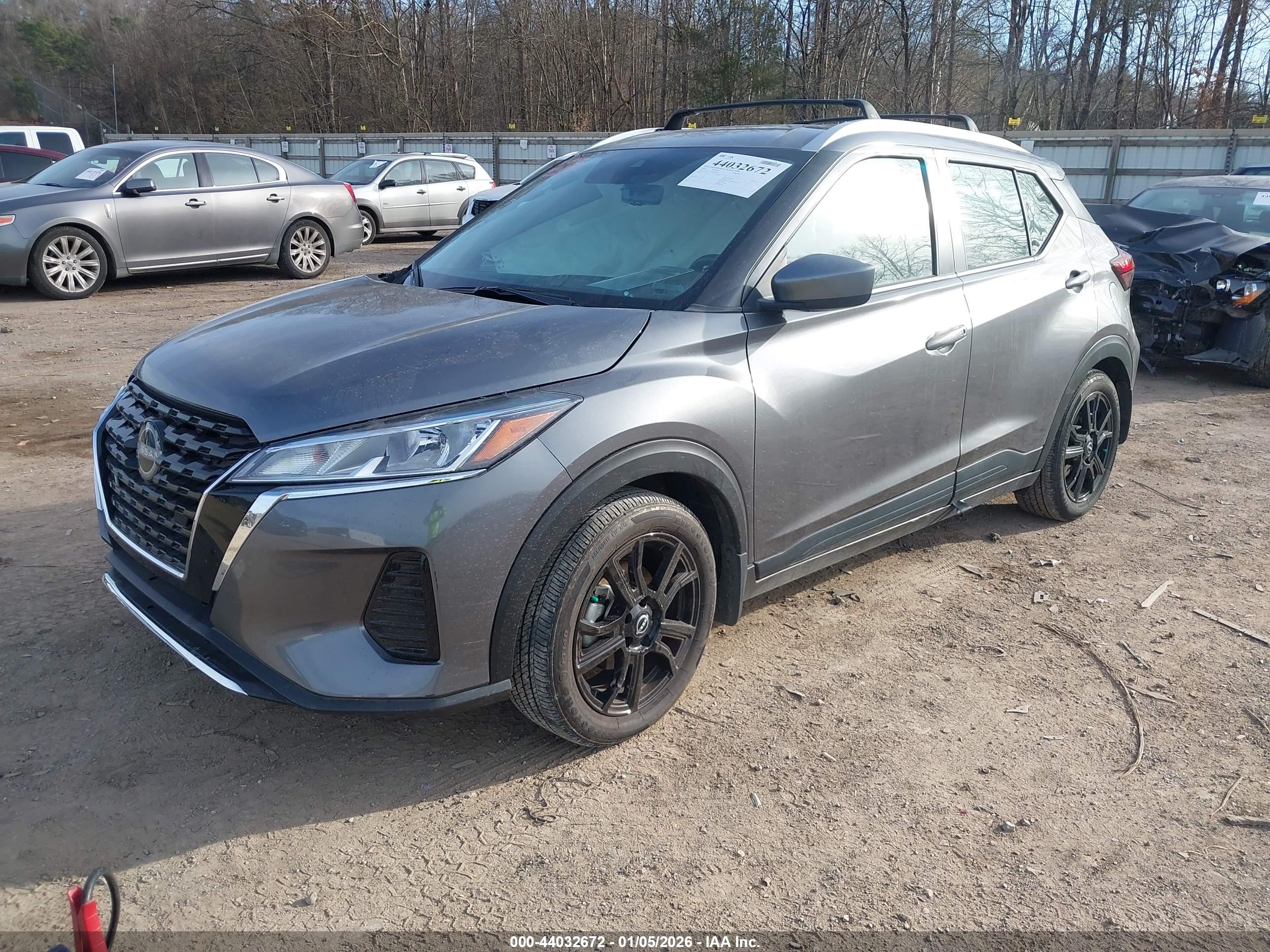 NISSAN KICKS image 2