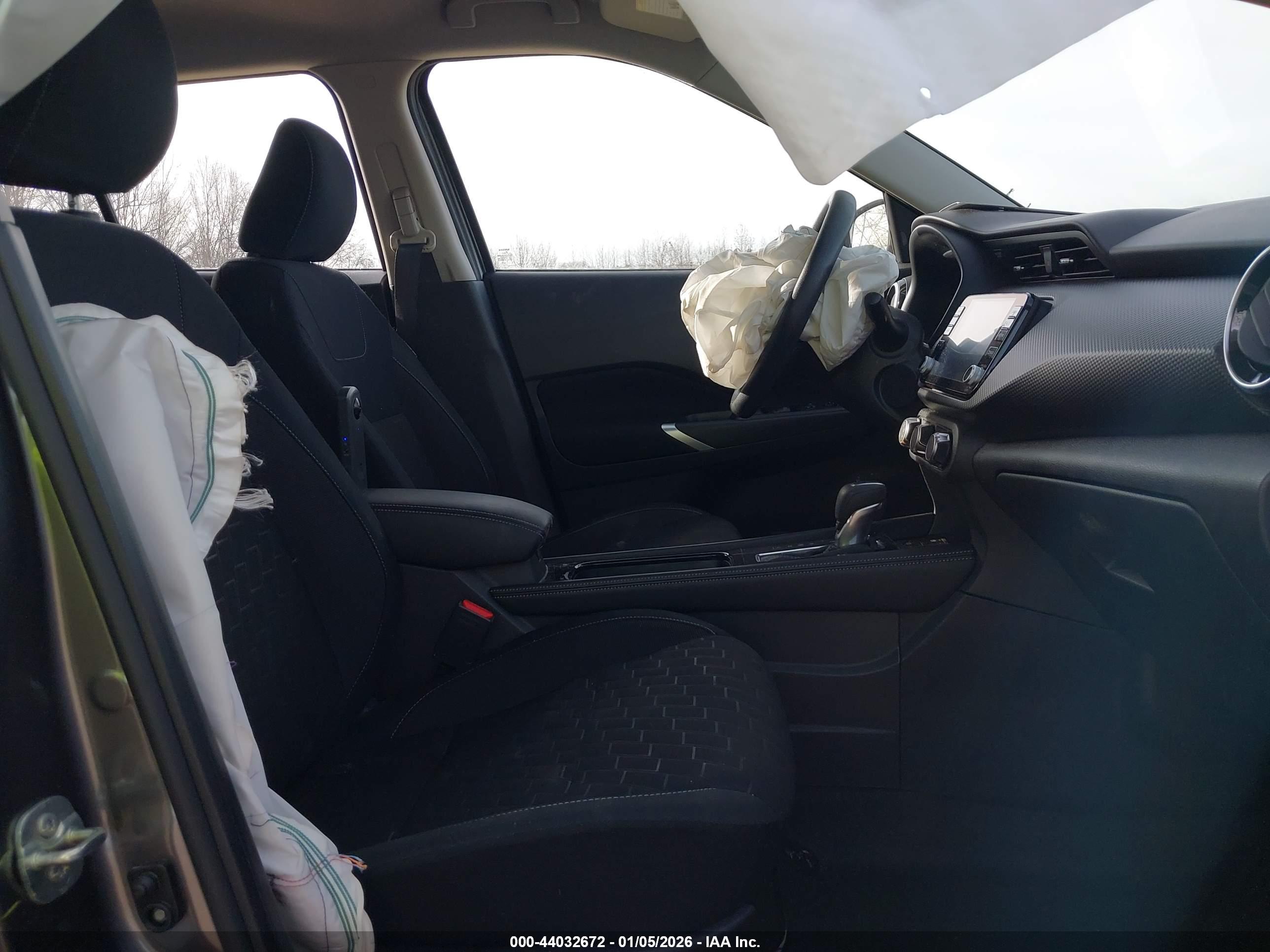 NISSAN KICKS image 5