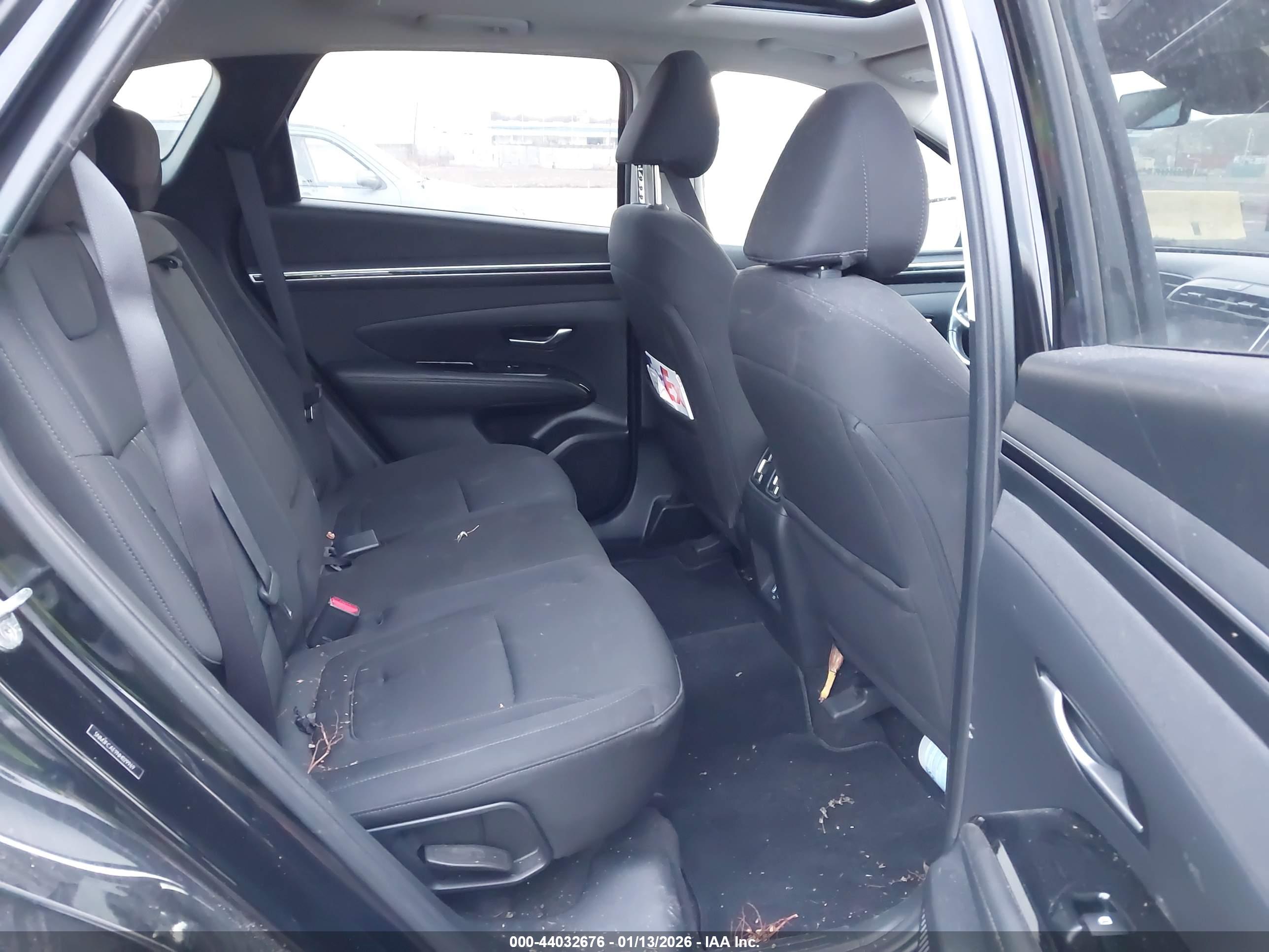 HYUNDAI TUCSON image 8