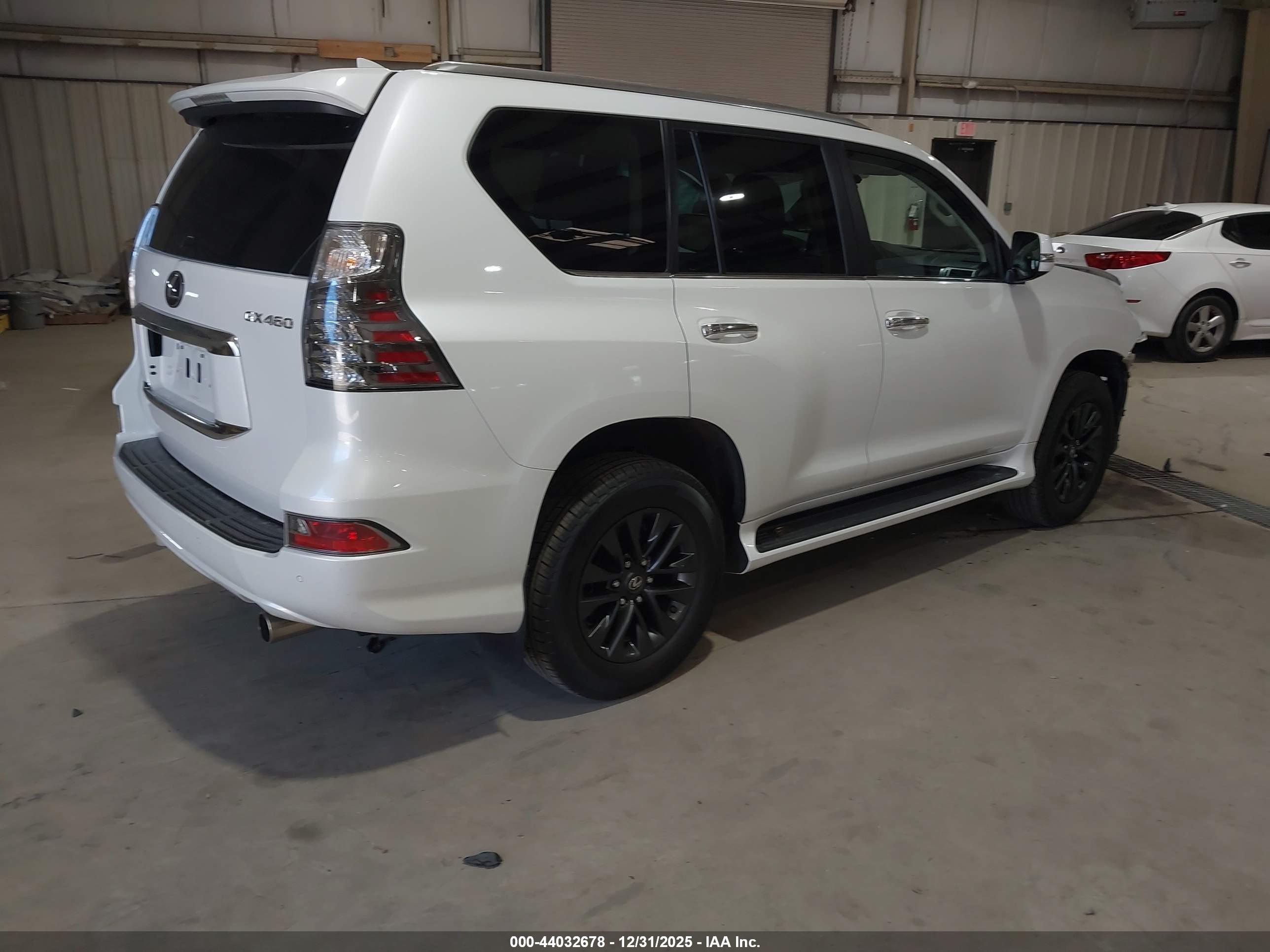 LEXUS GX image 4