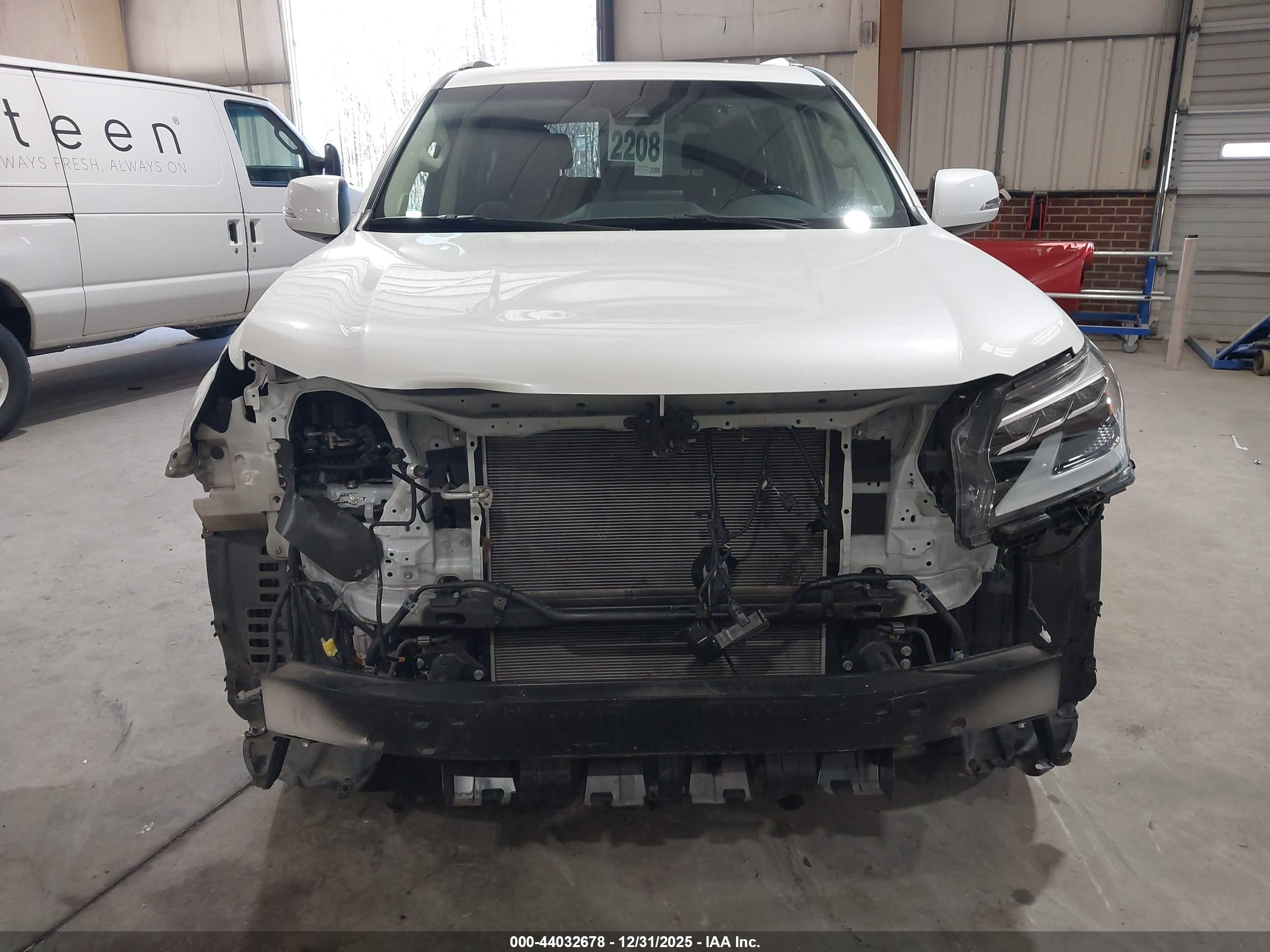 LEXUS GX image 6