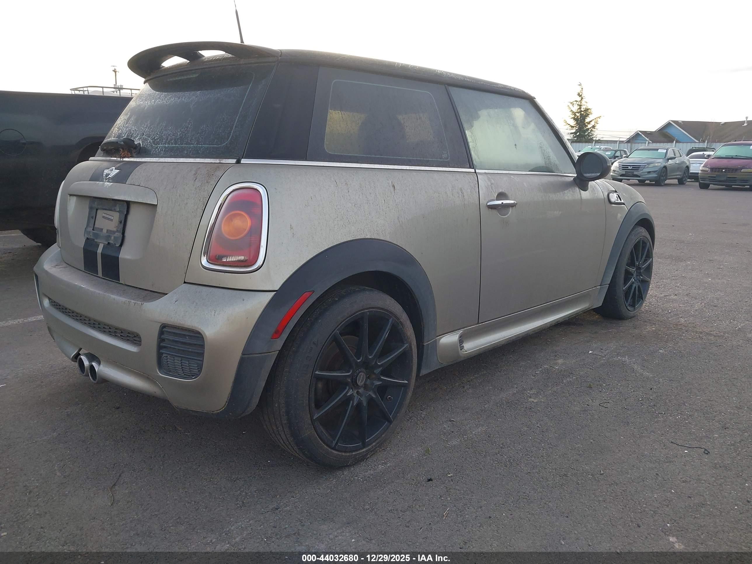 MINI COOPER image 4