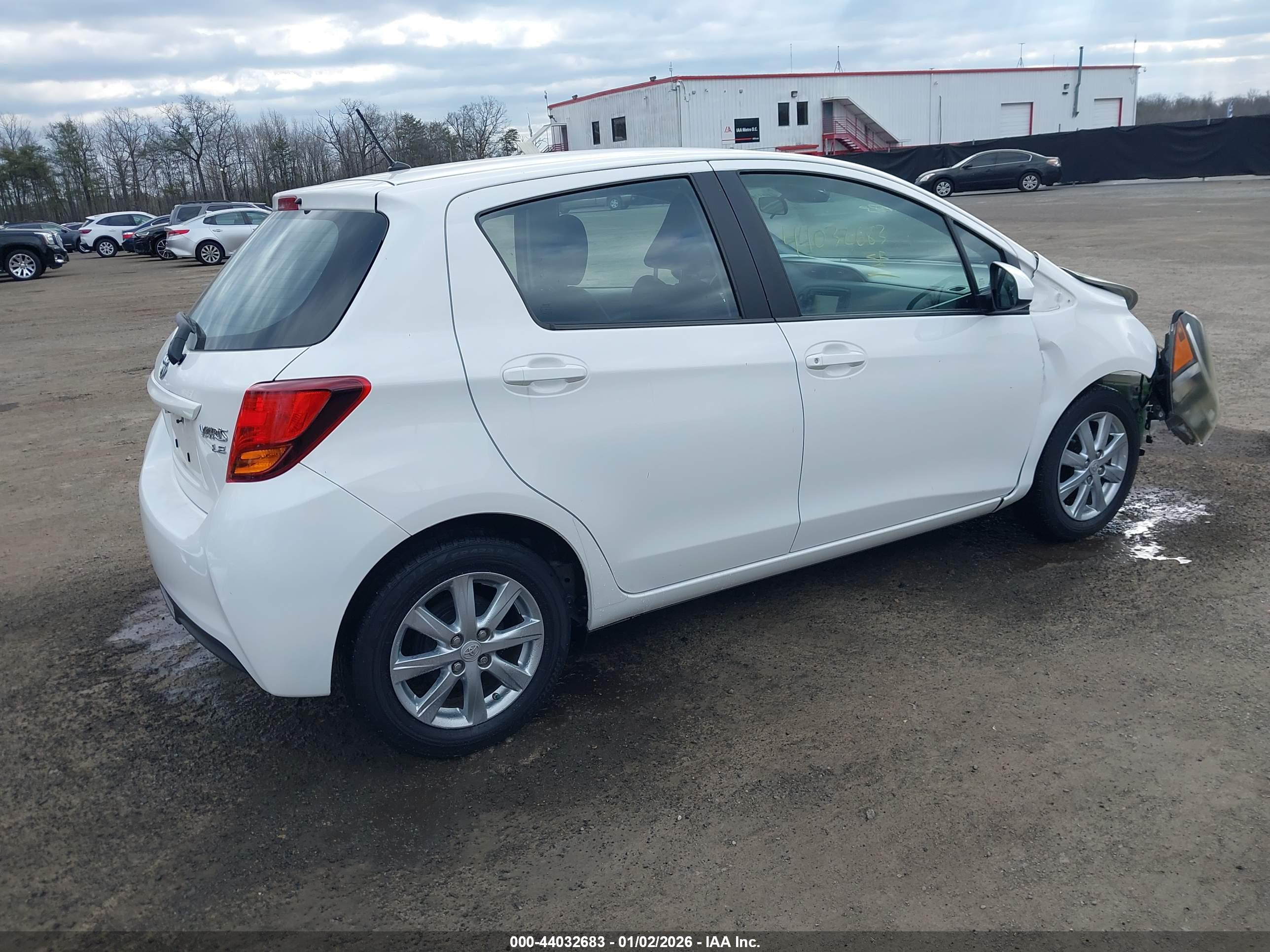 TOYOTA YARIS image 4