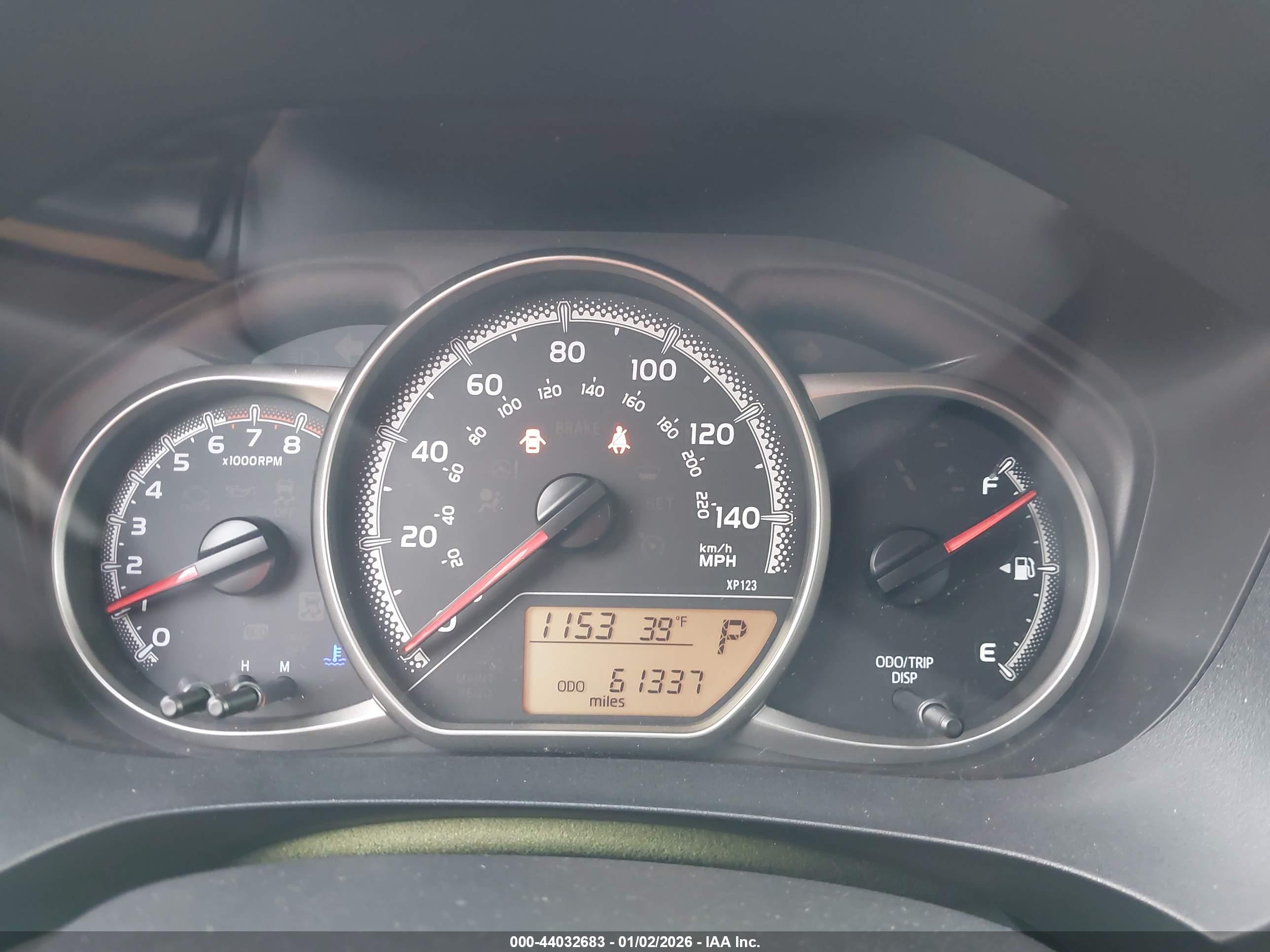 TOYOTA YARIS image 7