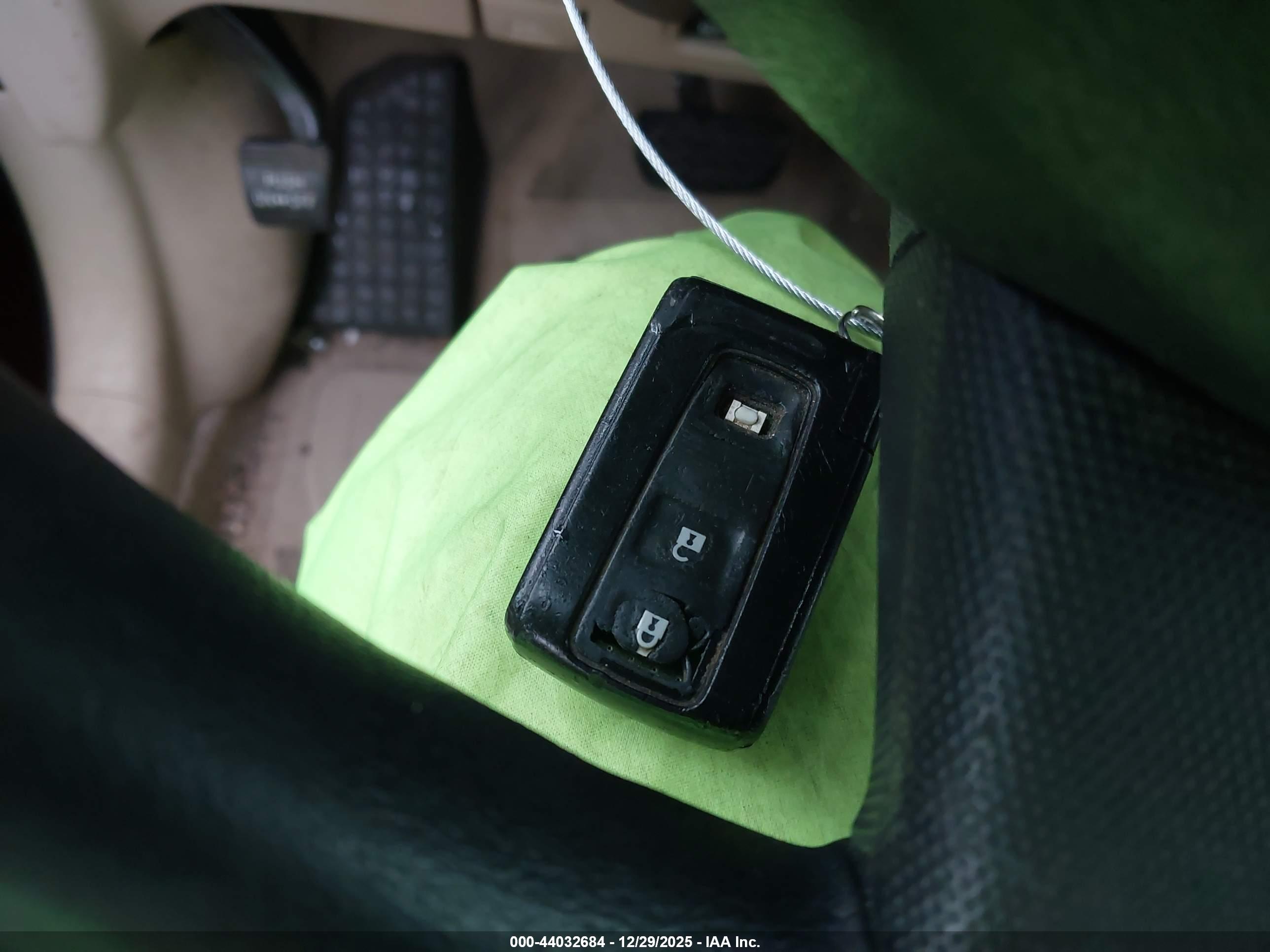 TOYOTA PRIUS image 11