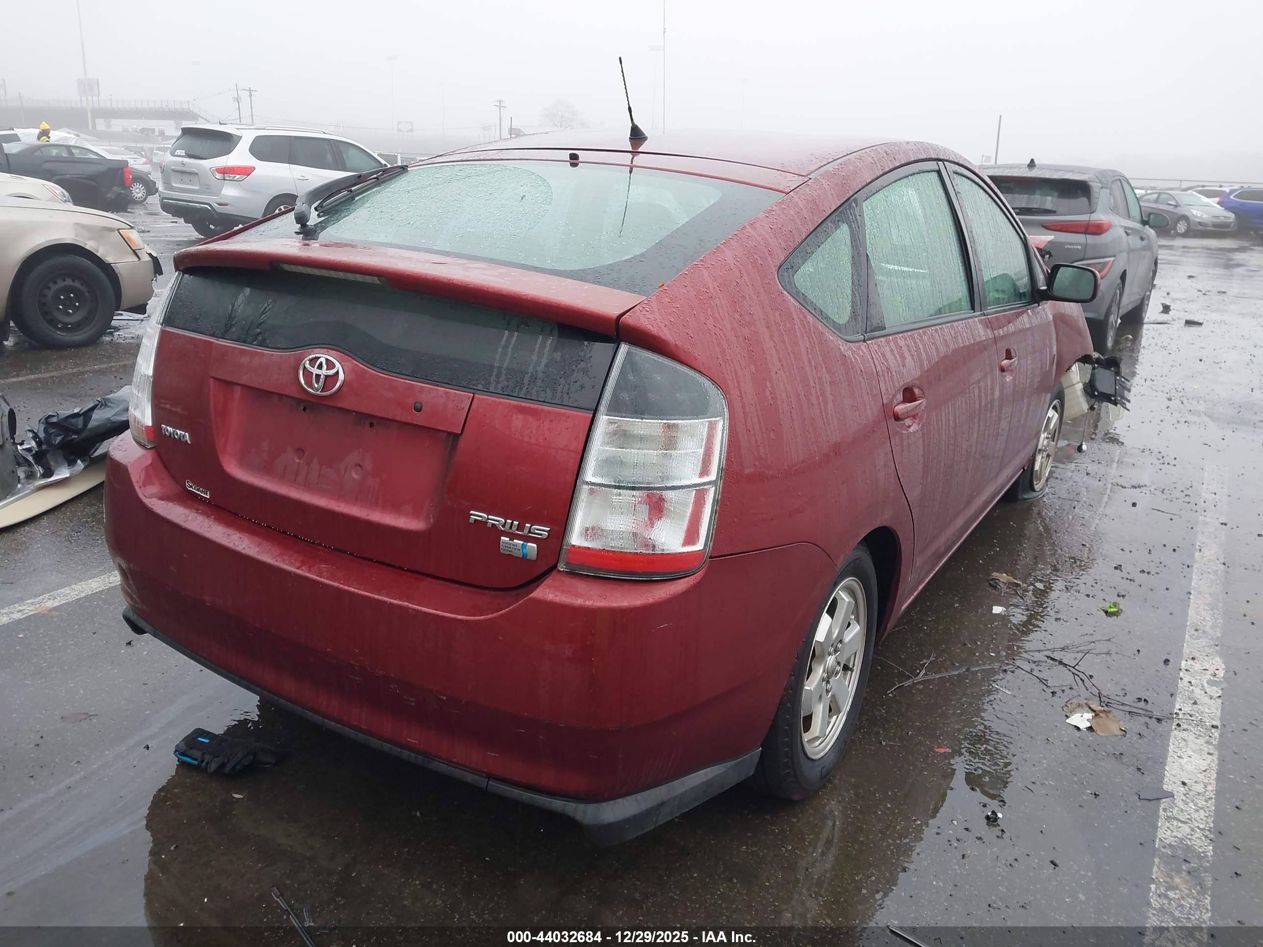 TOYOTA PRIUS image 4