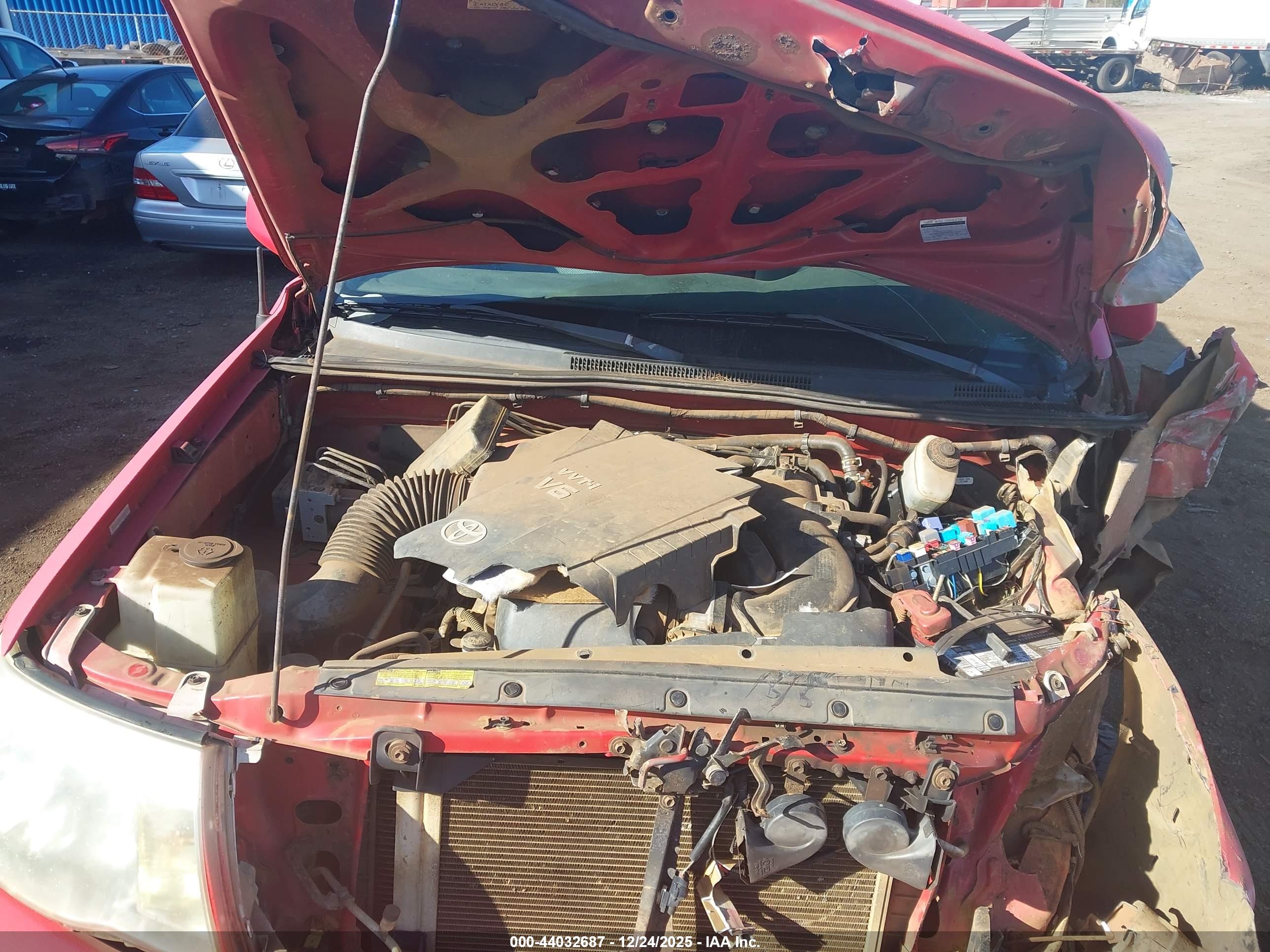TOYOTA TACOMA image 10