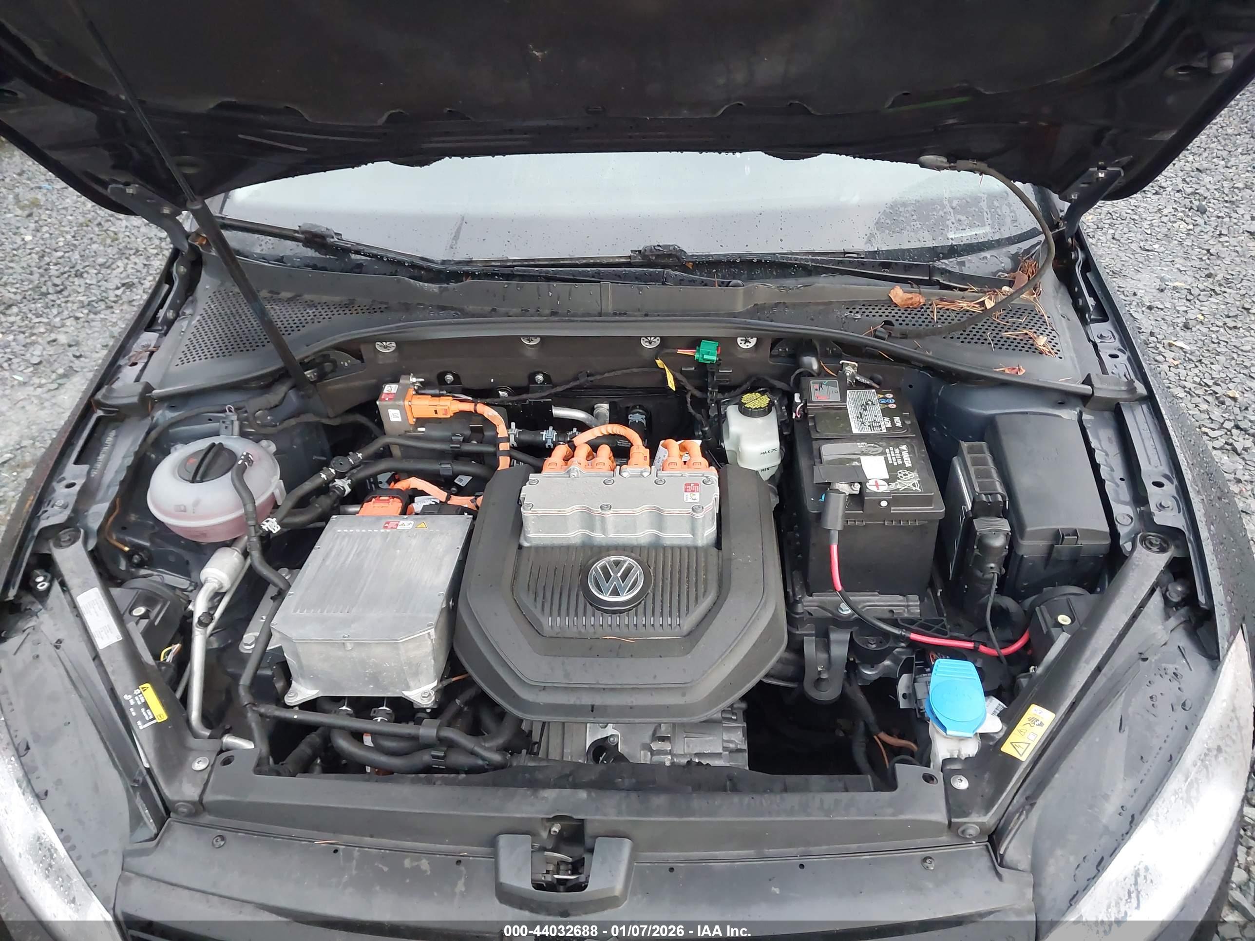 VOLKSWAGEN E-GOLF image 10