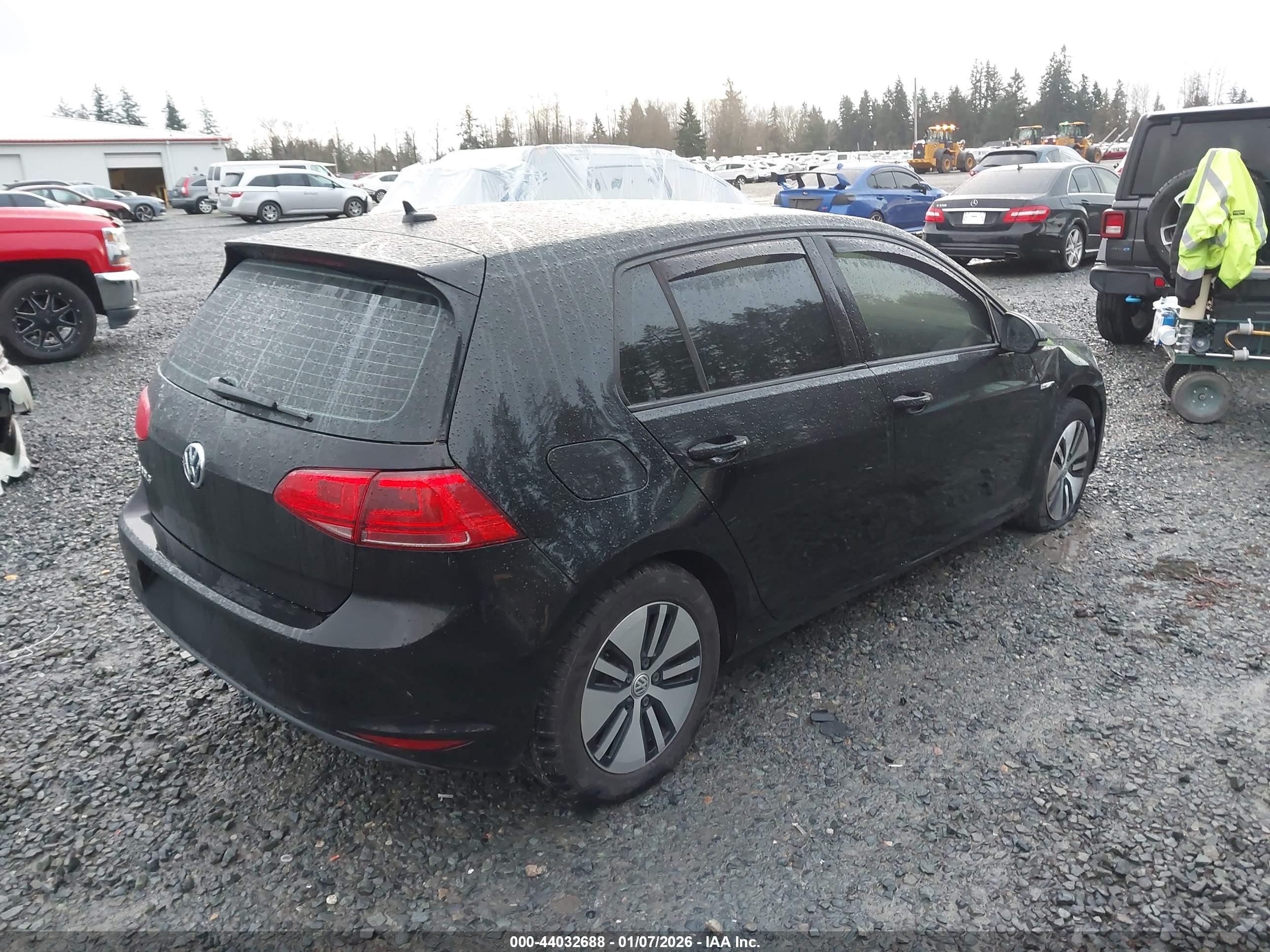 VOLKSWAGEN E-GOLF image 4