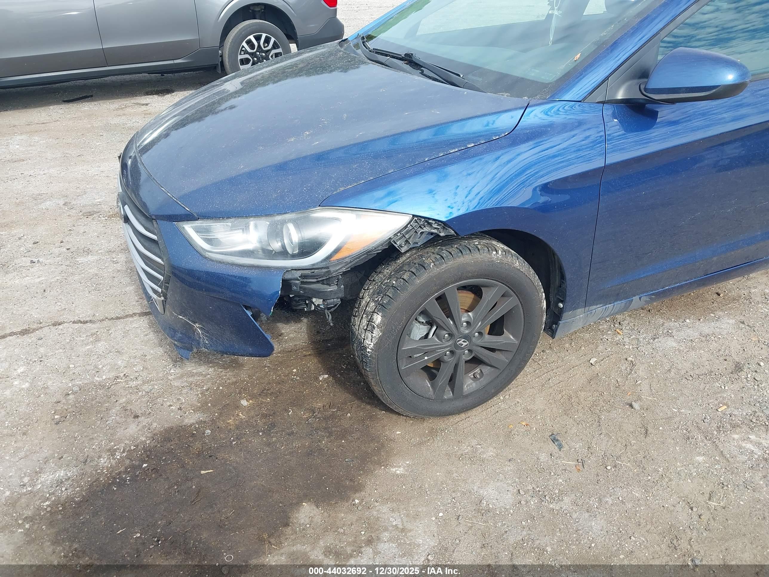 HYUNDAI ELANTRA image 6