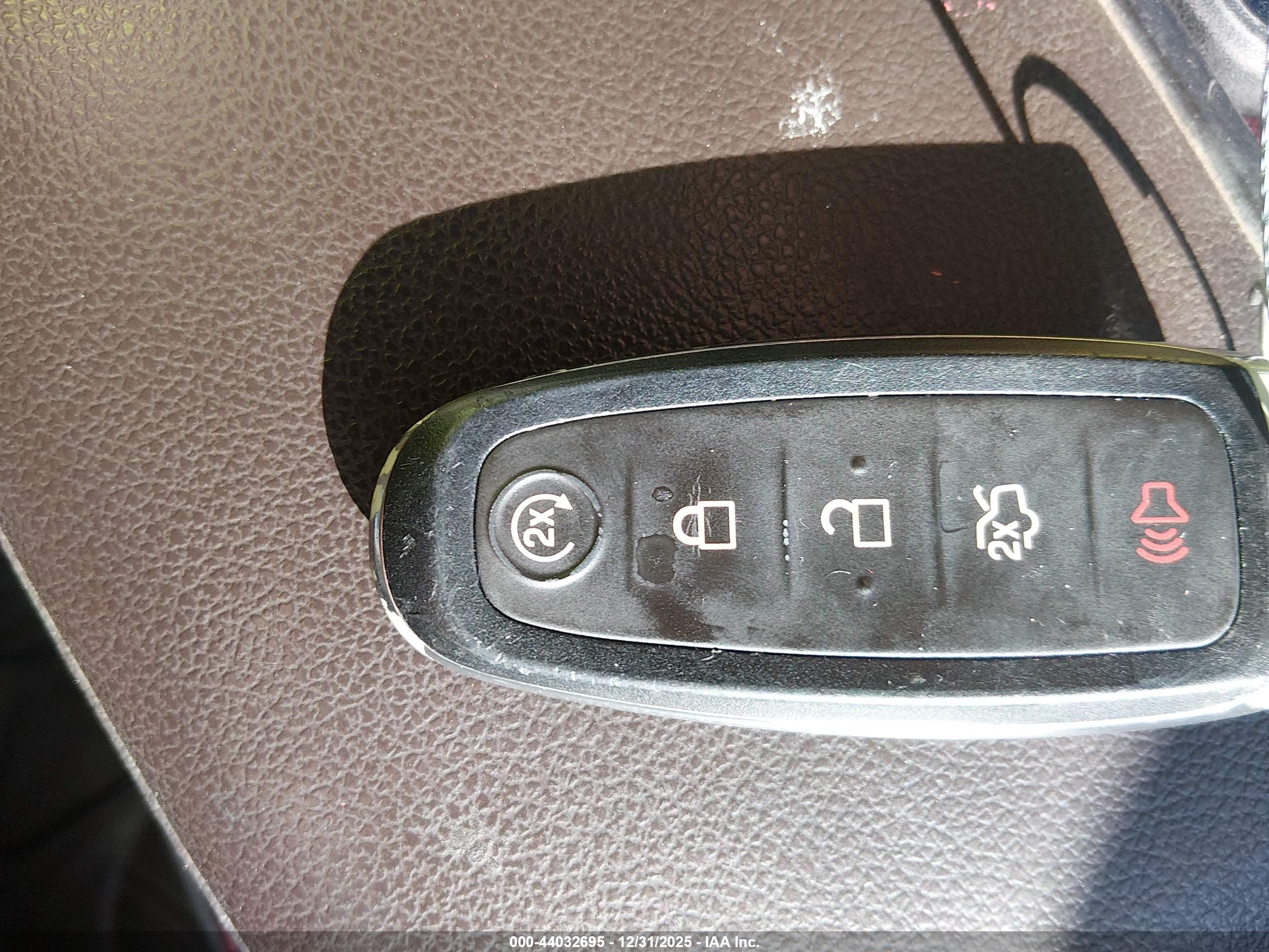 FORD ESCAPE image 11
