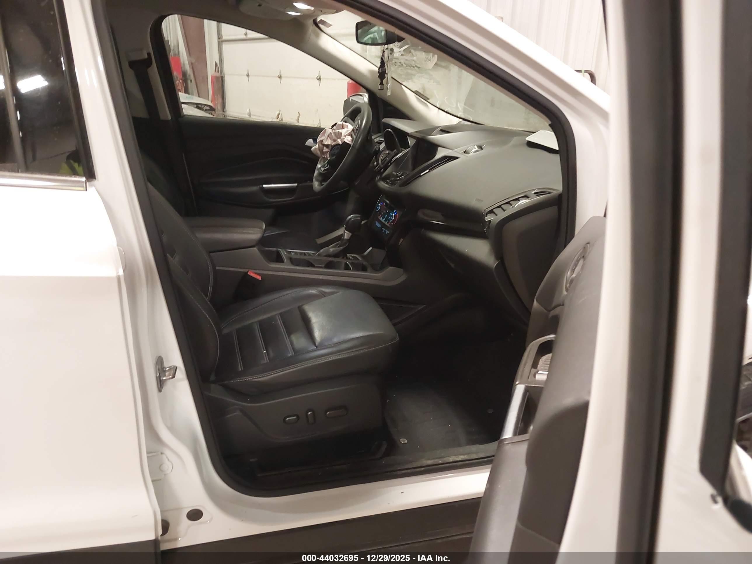 FORD ESCAPE image 5