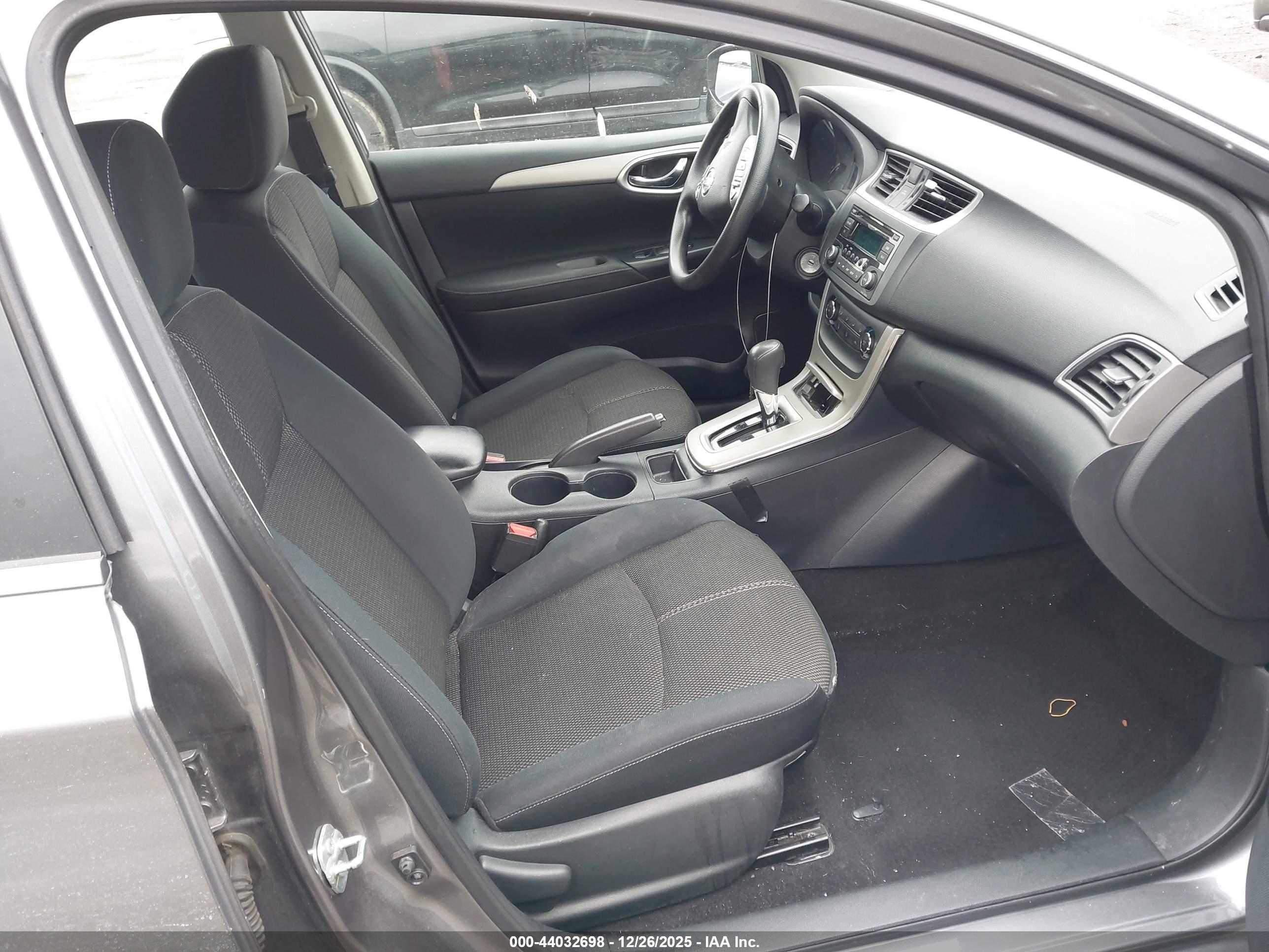 NISSAN SENTRA image 5