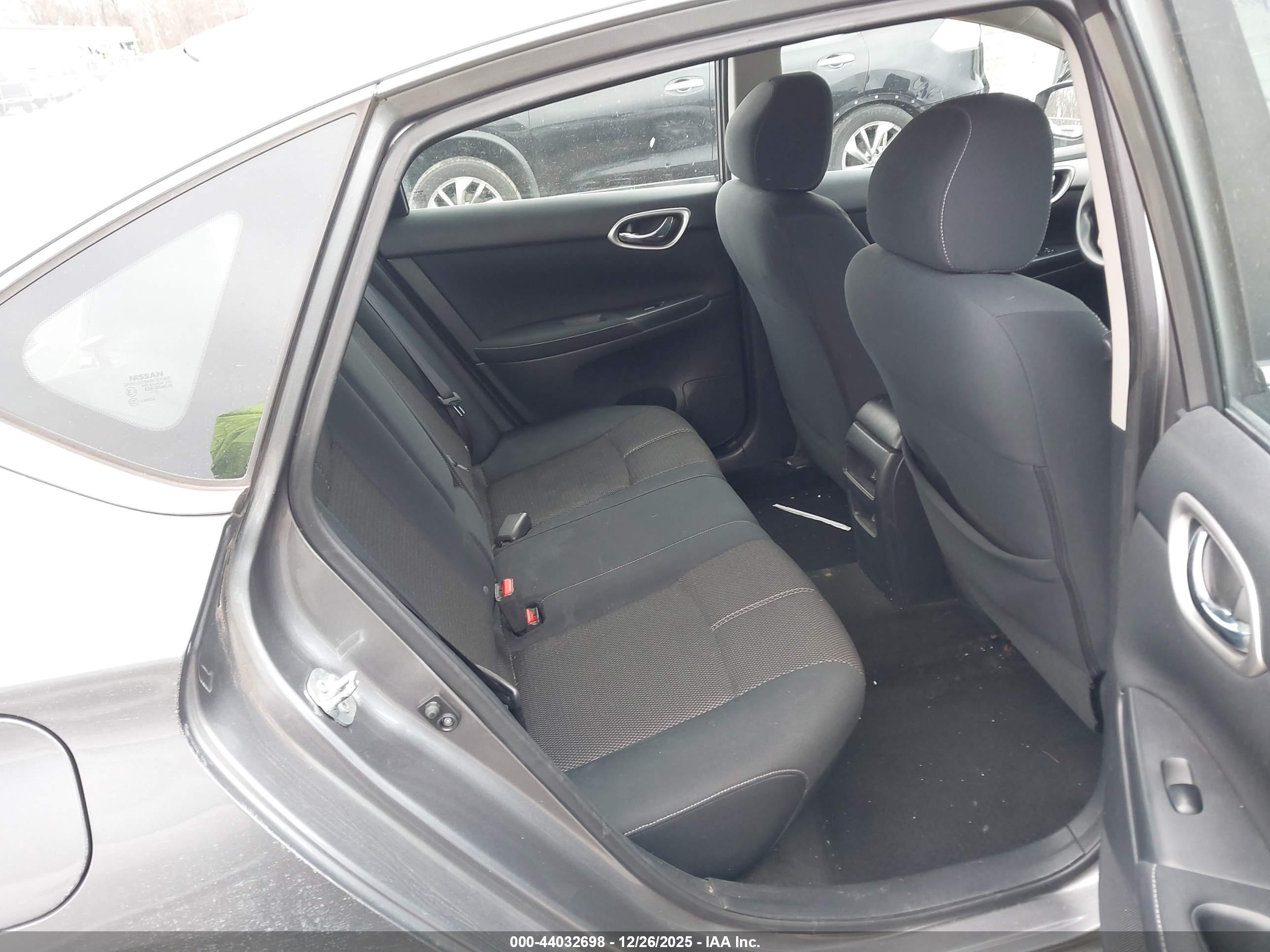 NISSAN SENTRA image 8