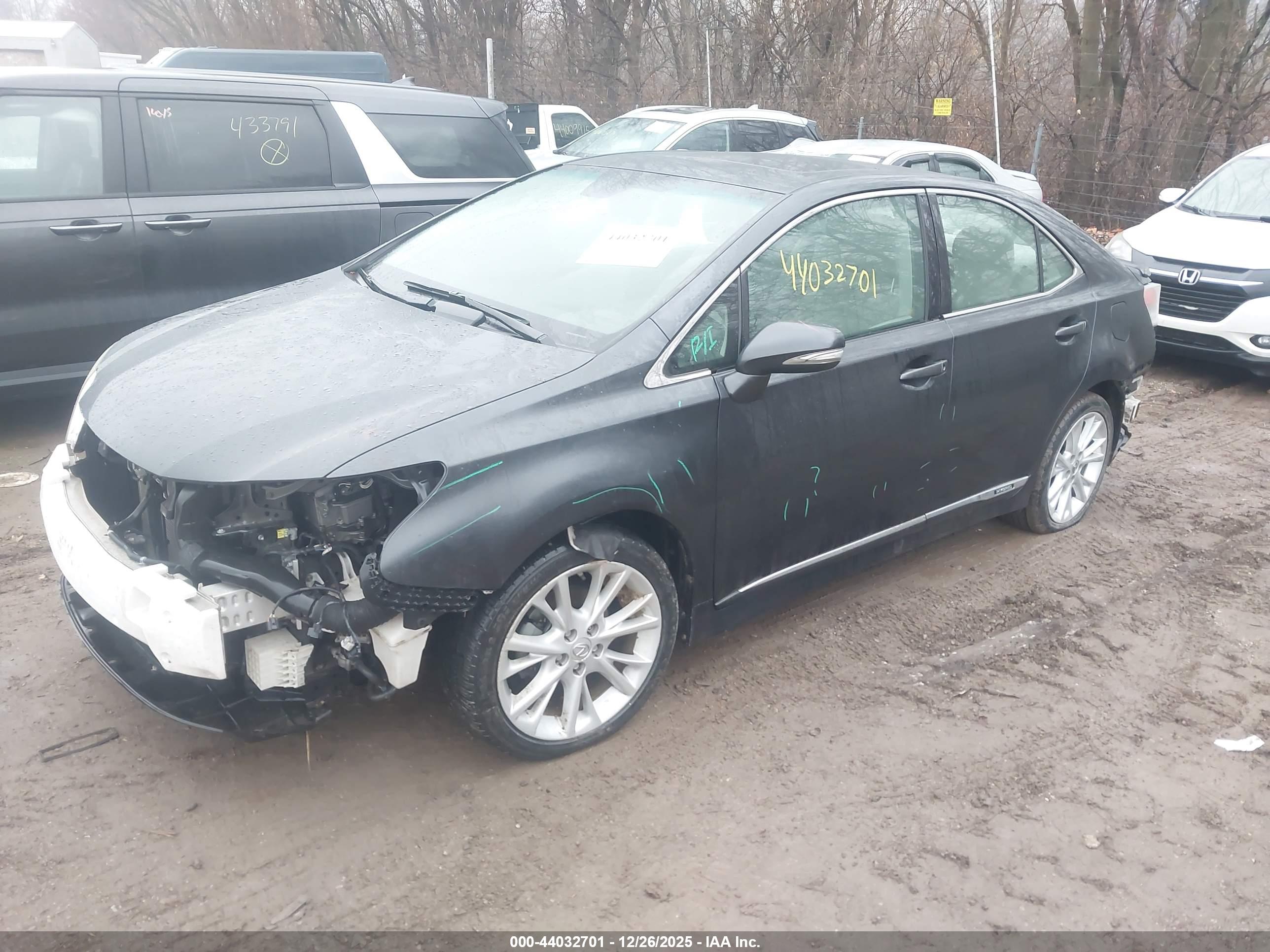 LEXUS HS image 2