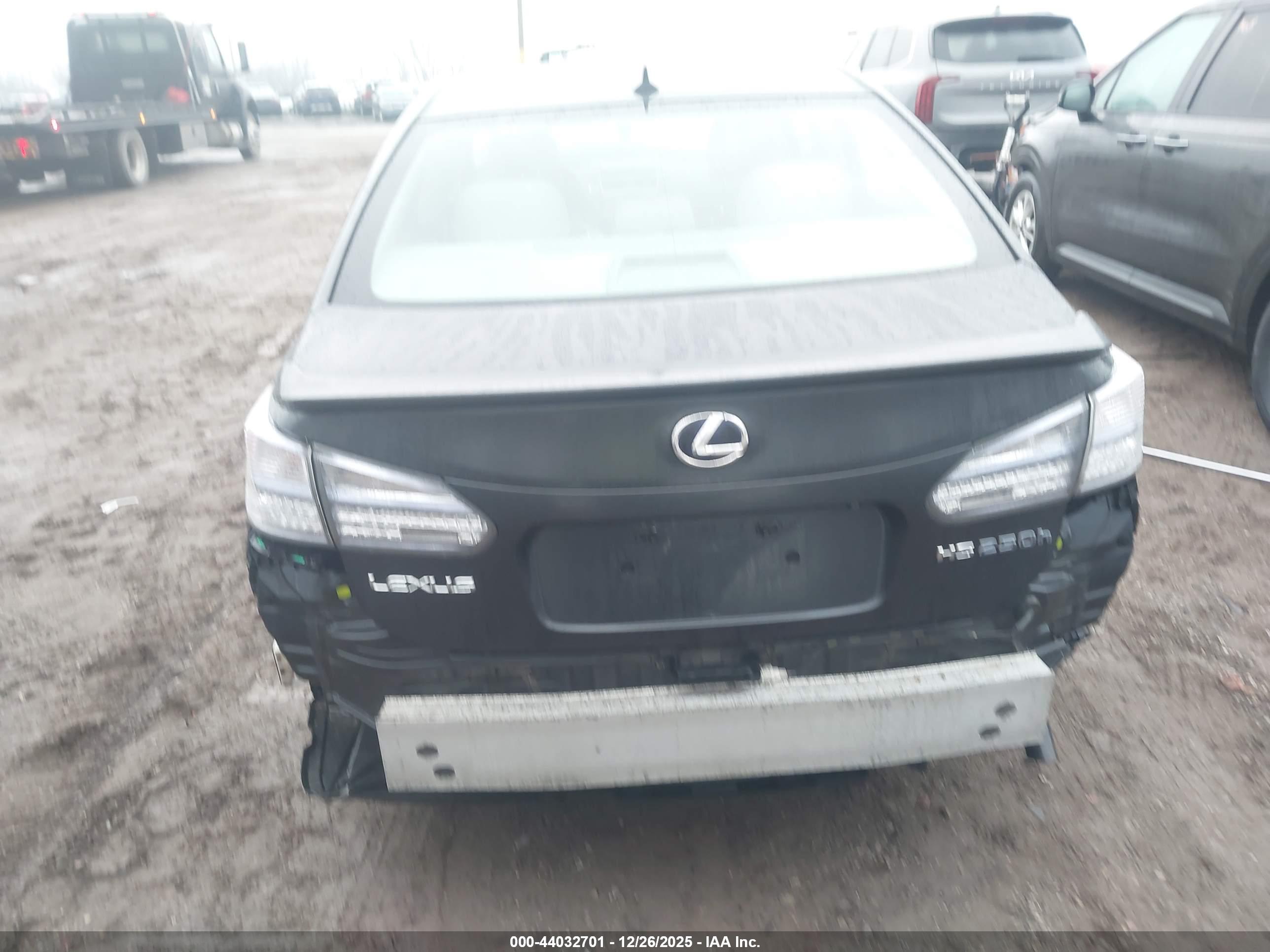 LEXUS HS image 6