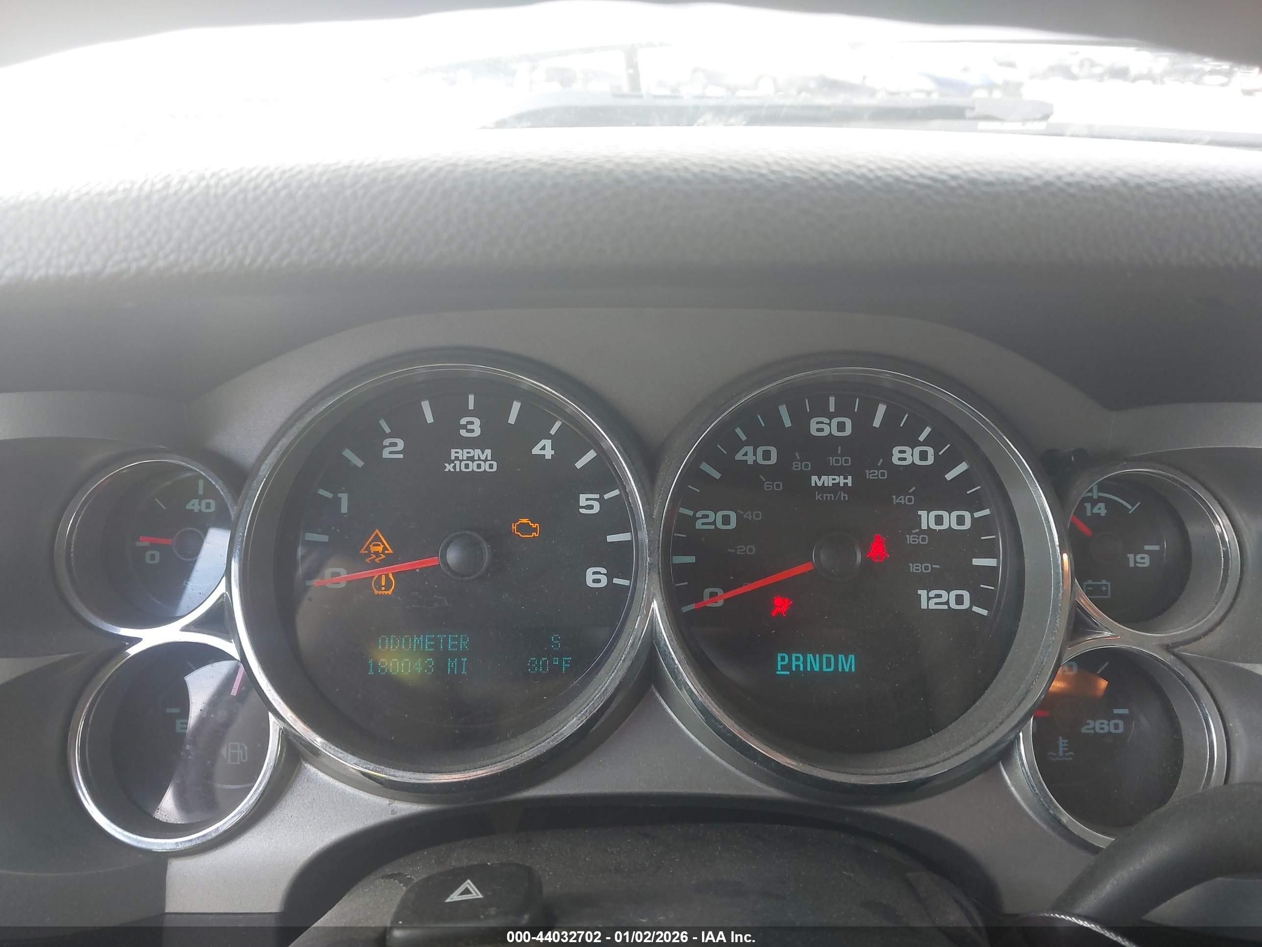 CHEVROLET SILVERADO image 7