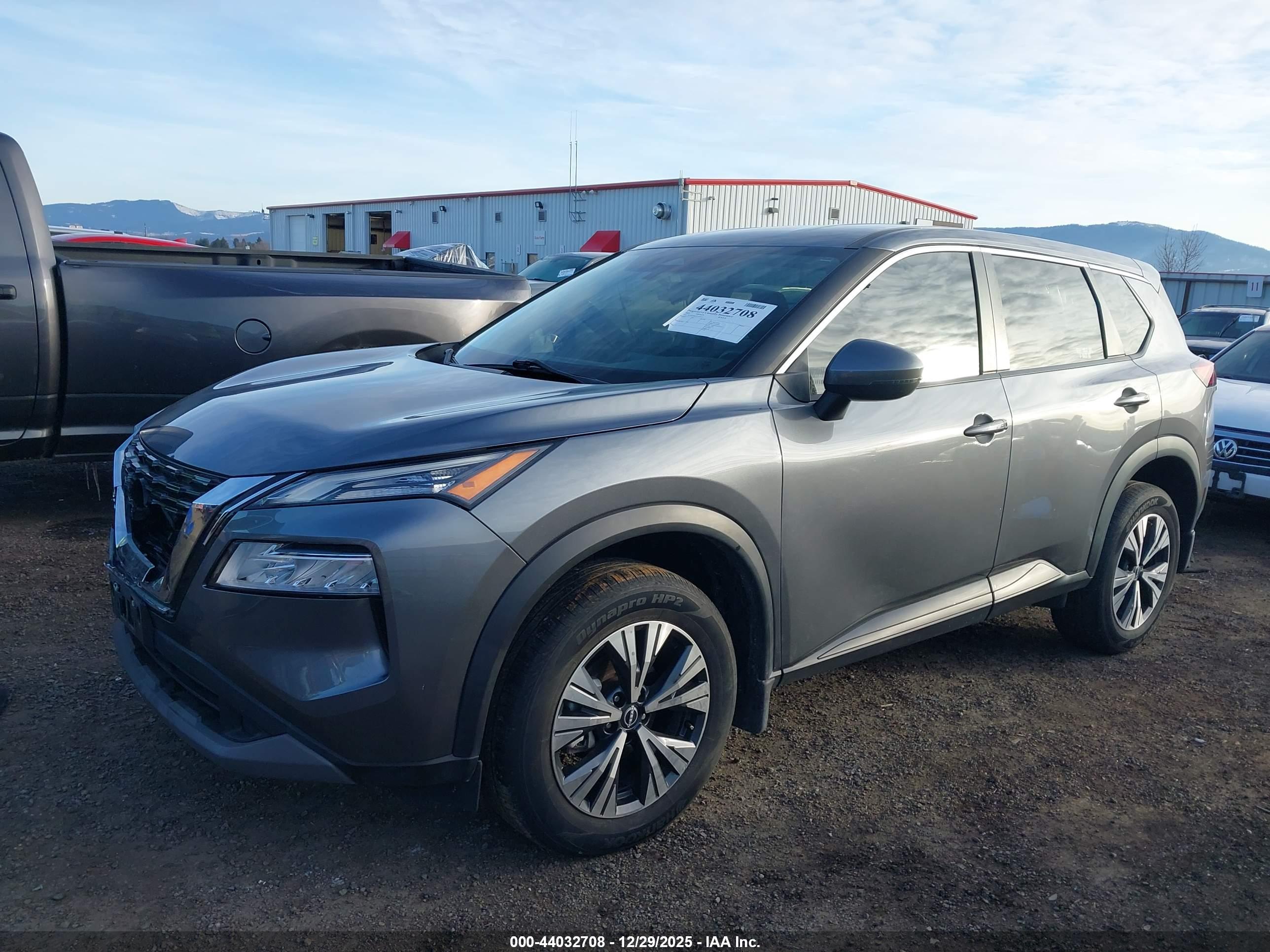 NISSAN ROGUE image 2