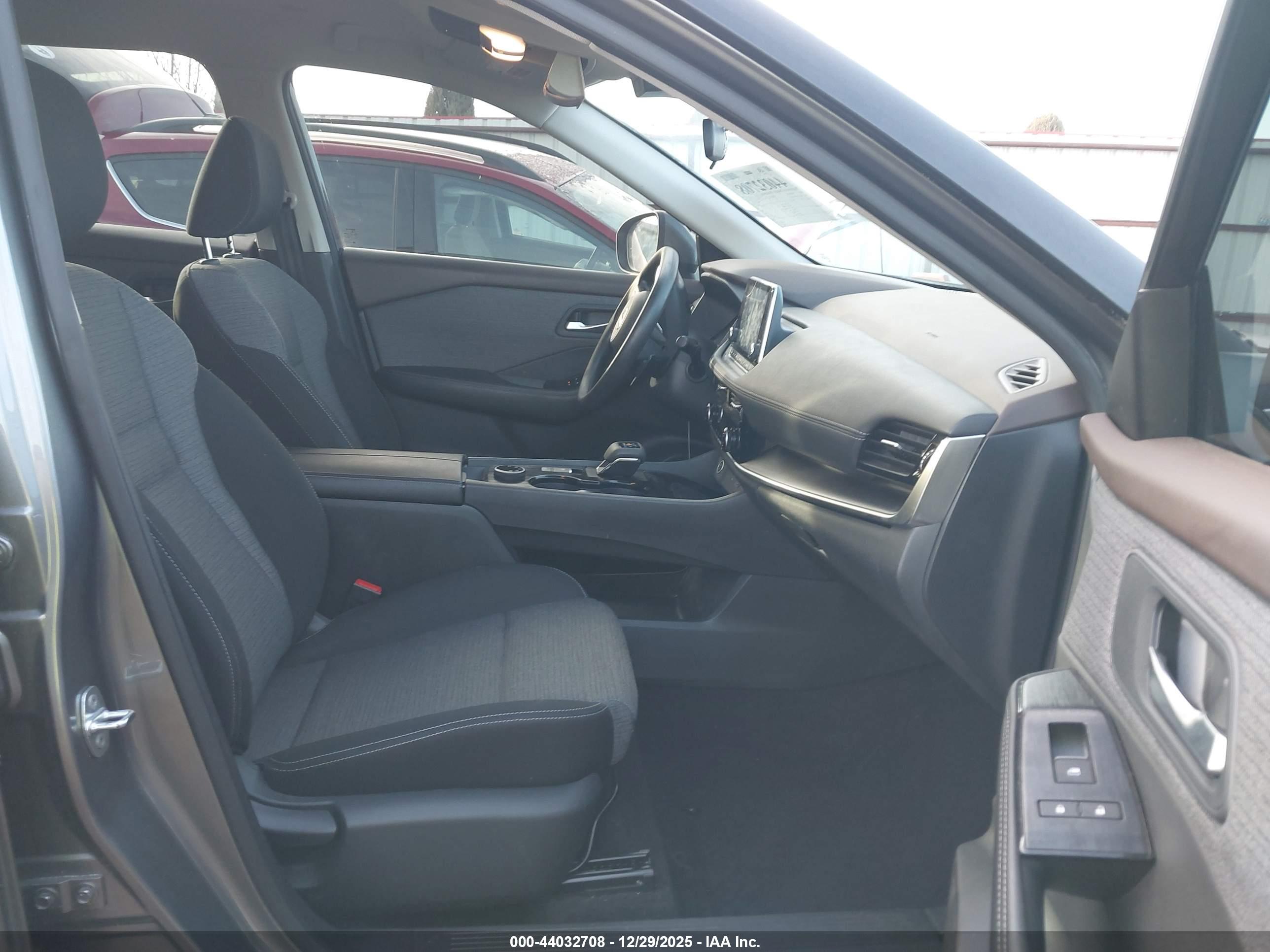 NISSAN ROGUE image 5