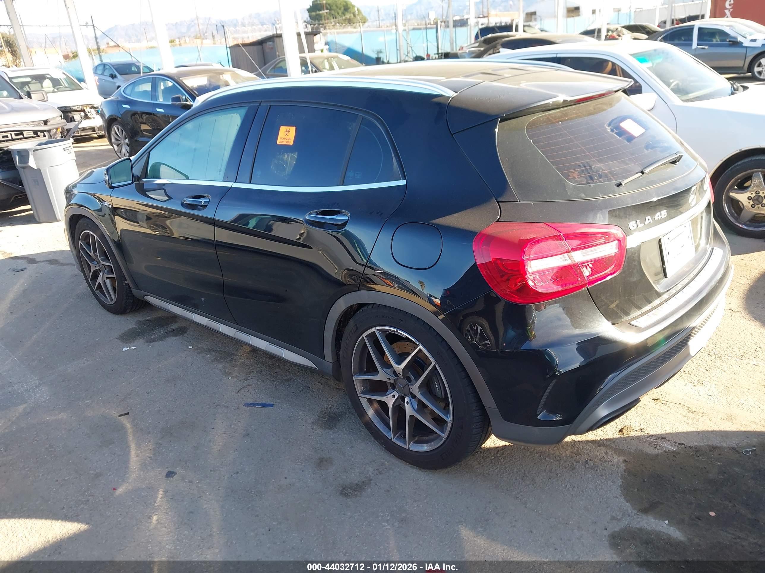MERCEDES-BENZ GLA image 3