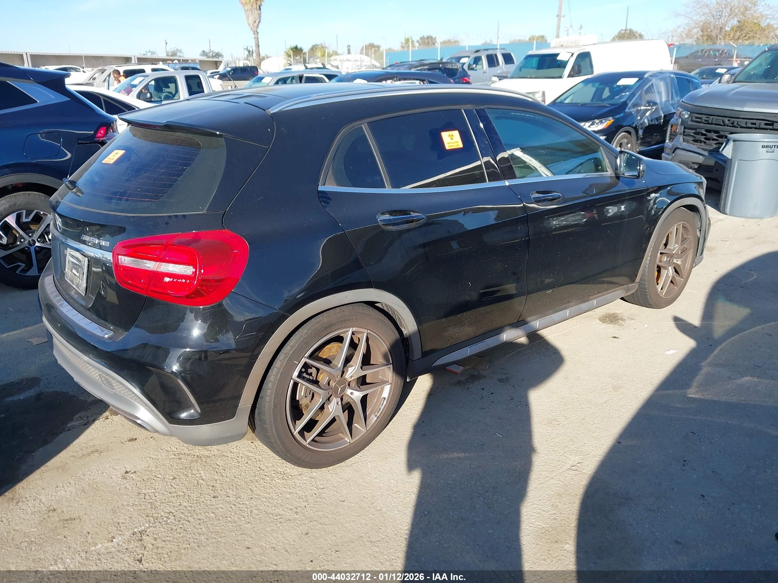 MERCEDES-BENZ GLA image 4