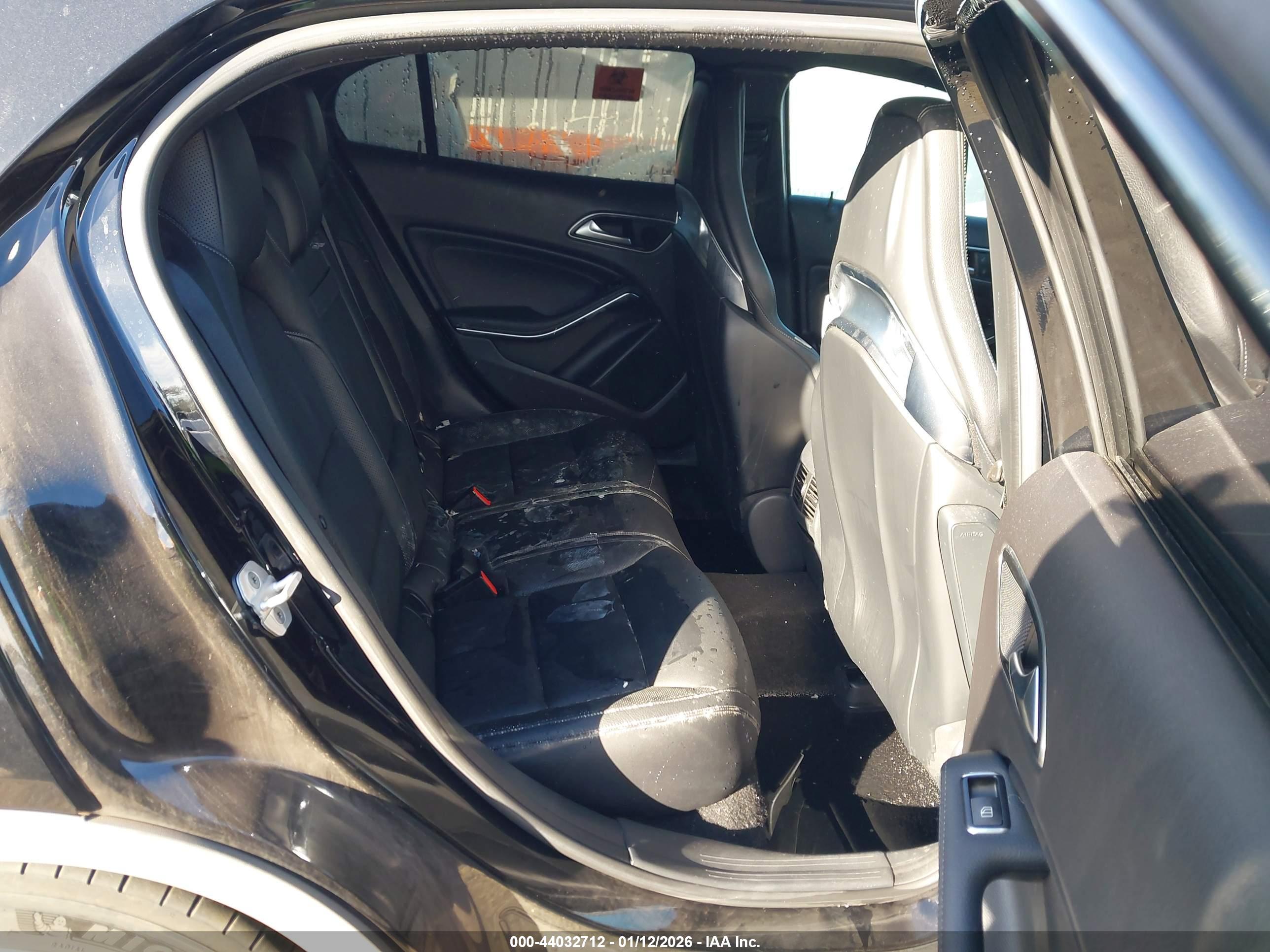 MERCEDES-BENZ GLA image 8