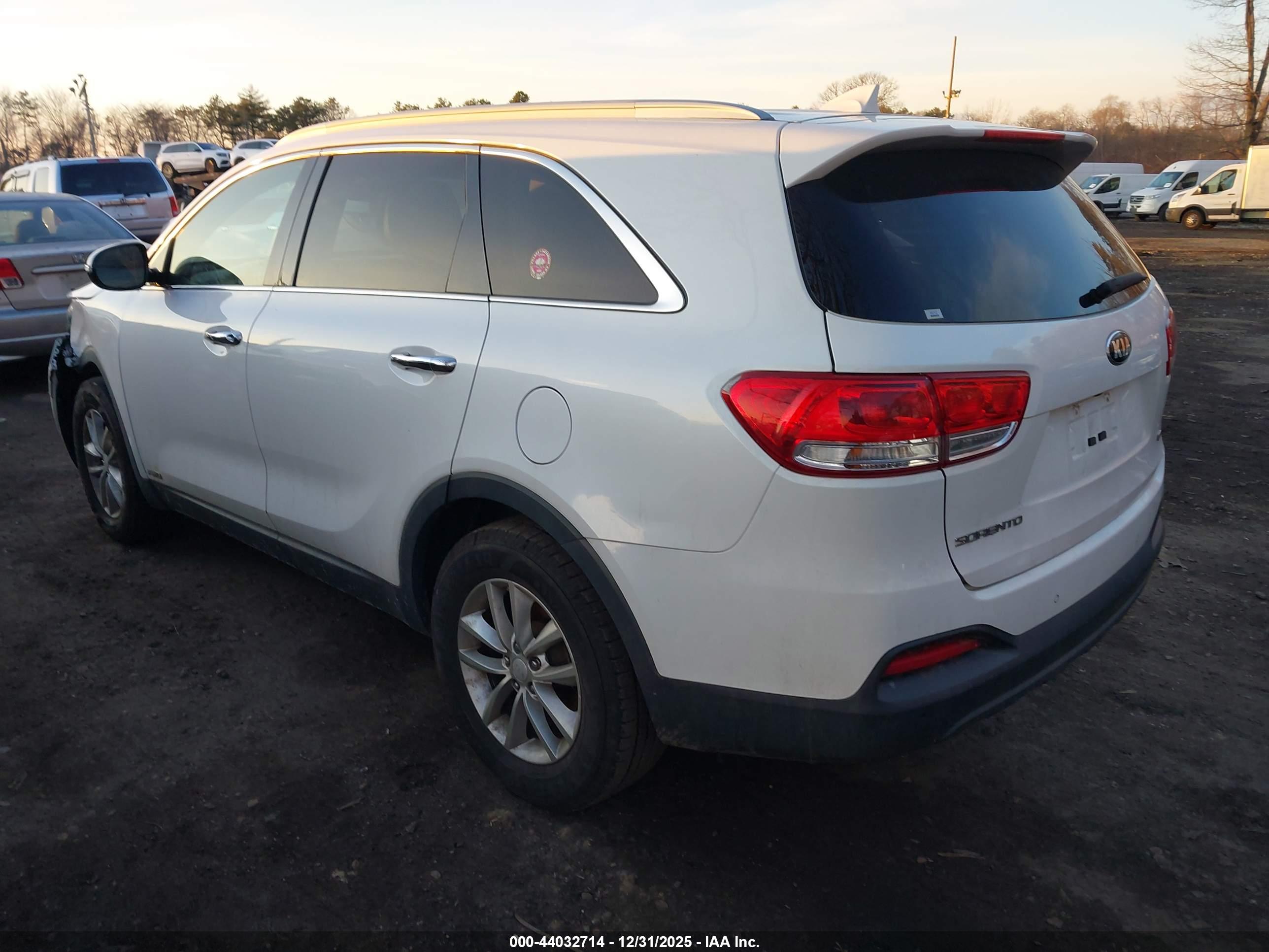 KIA SORENTO image 3