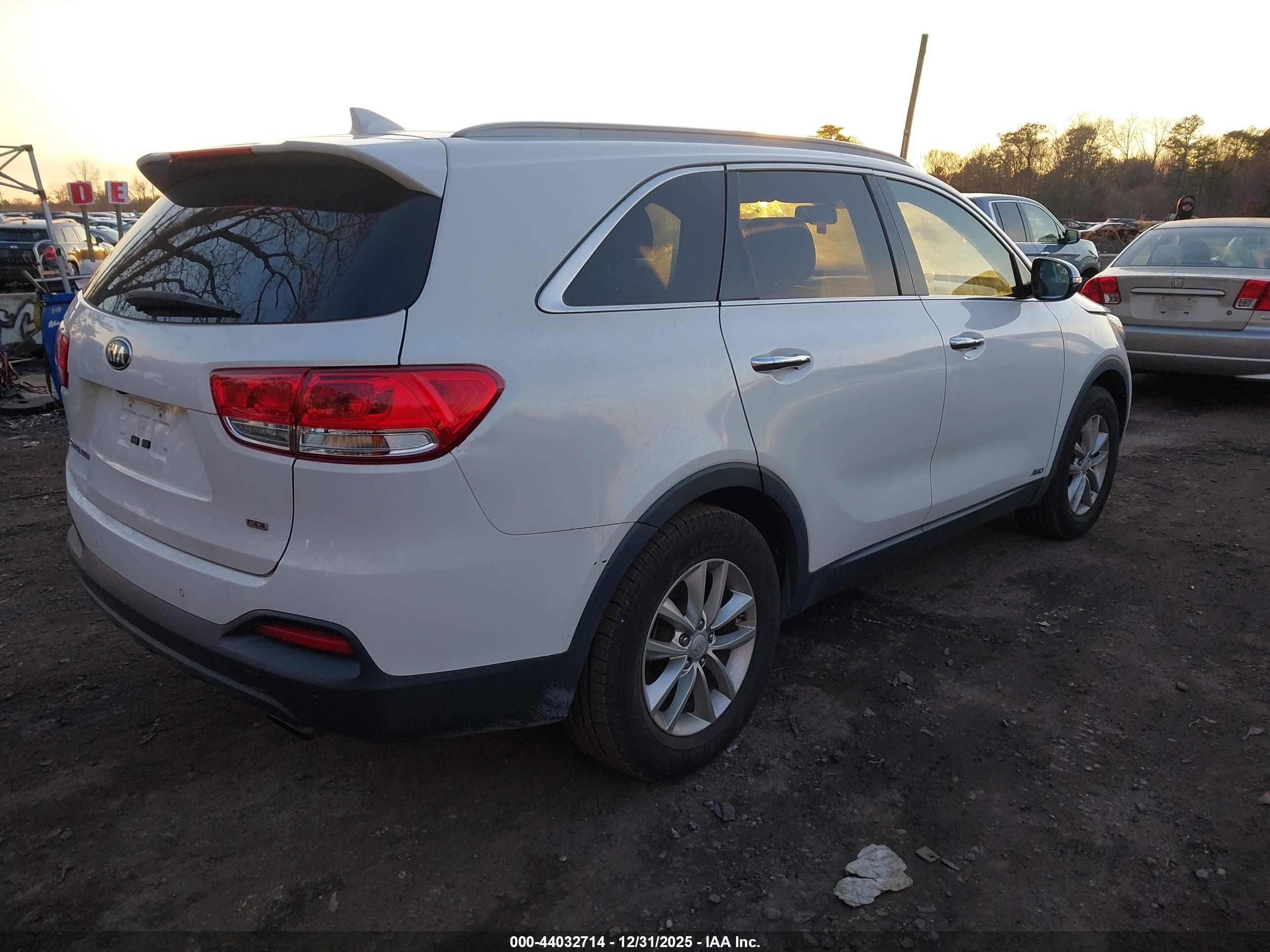 KIA SORENTO image 4