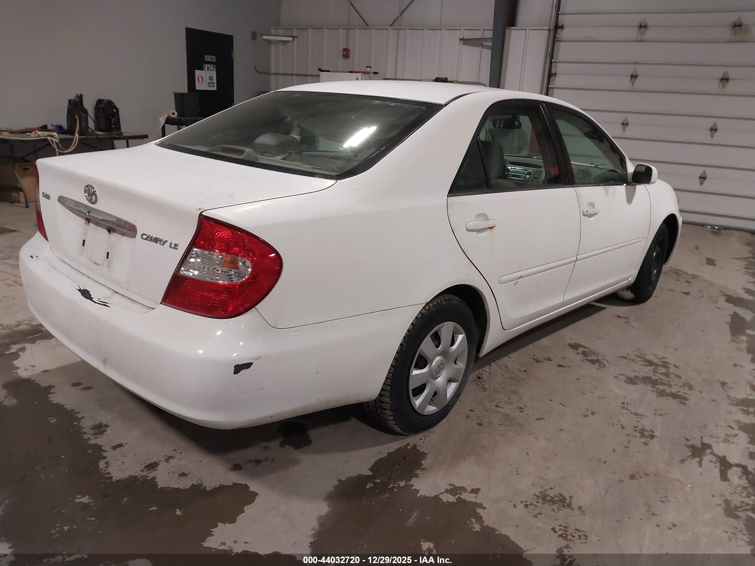 TOYOTA CAMRY image 4