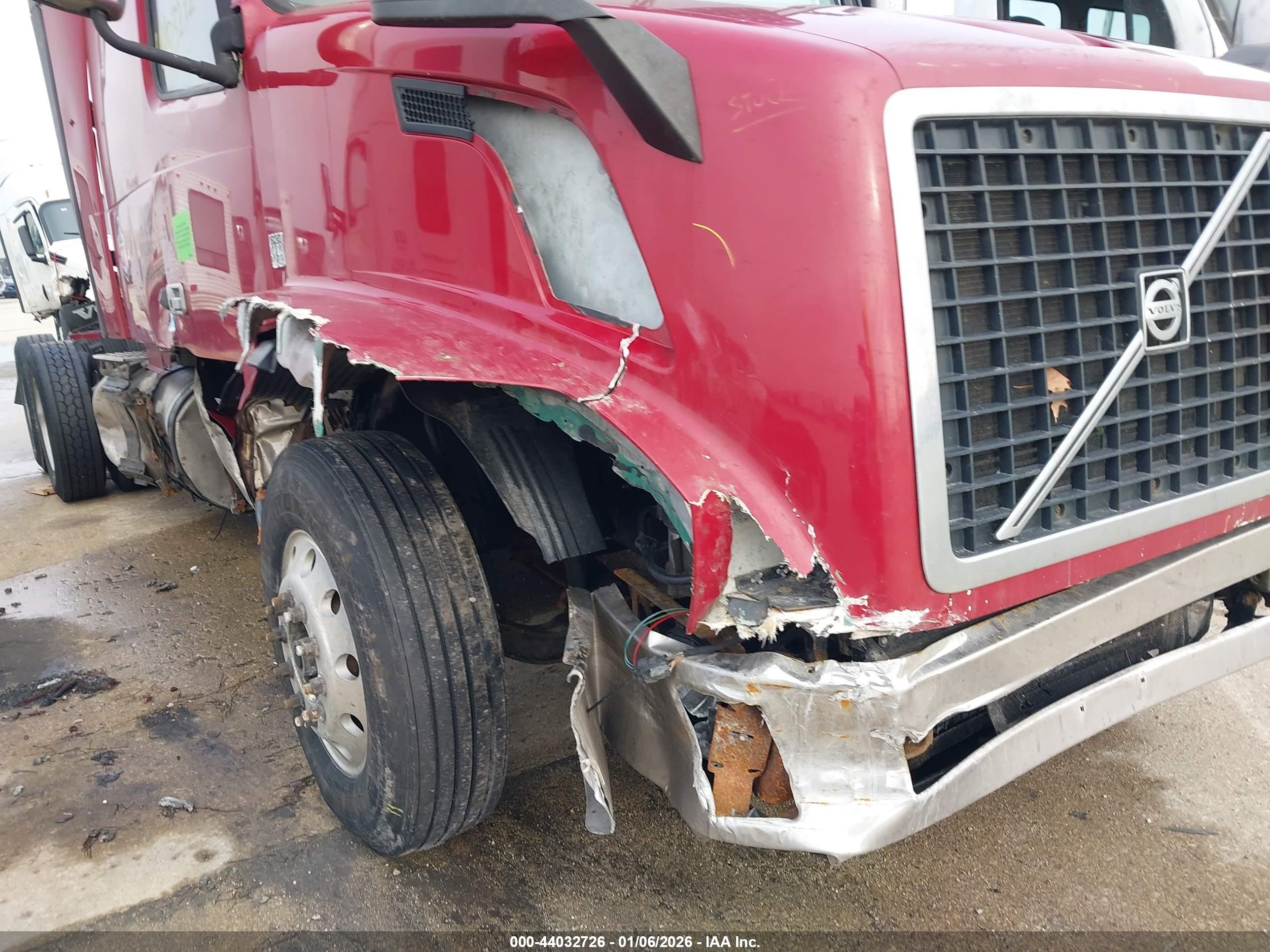 VOLVO VN image 10