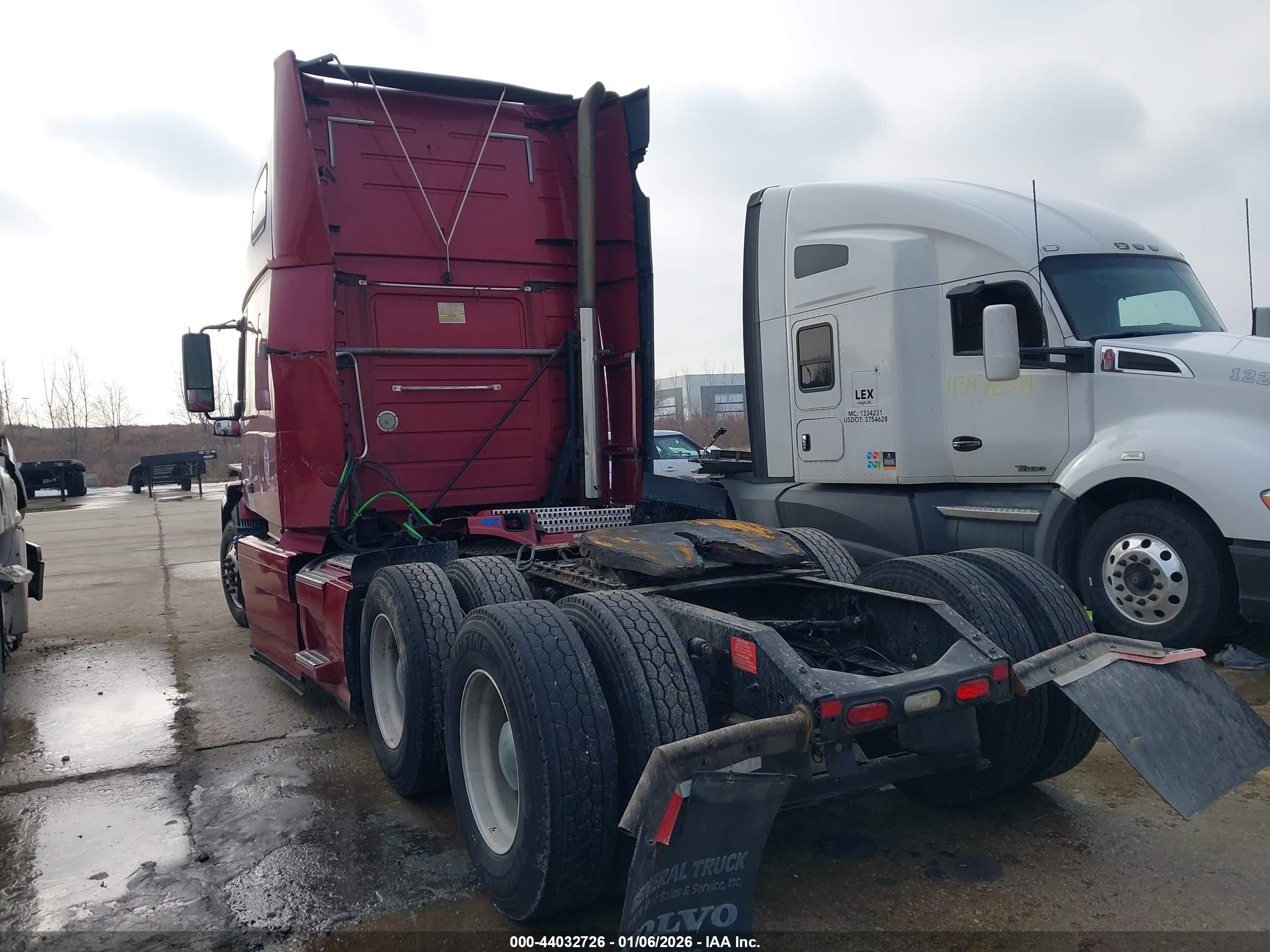 VOLVO VN image 3