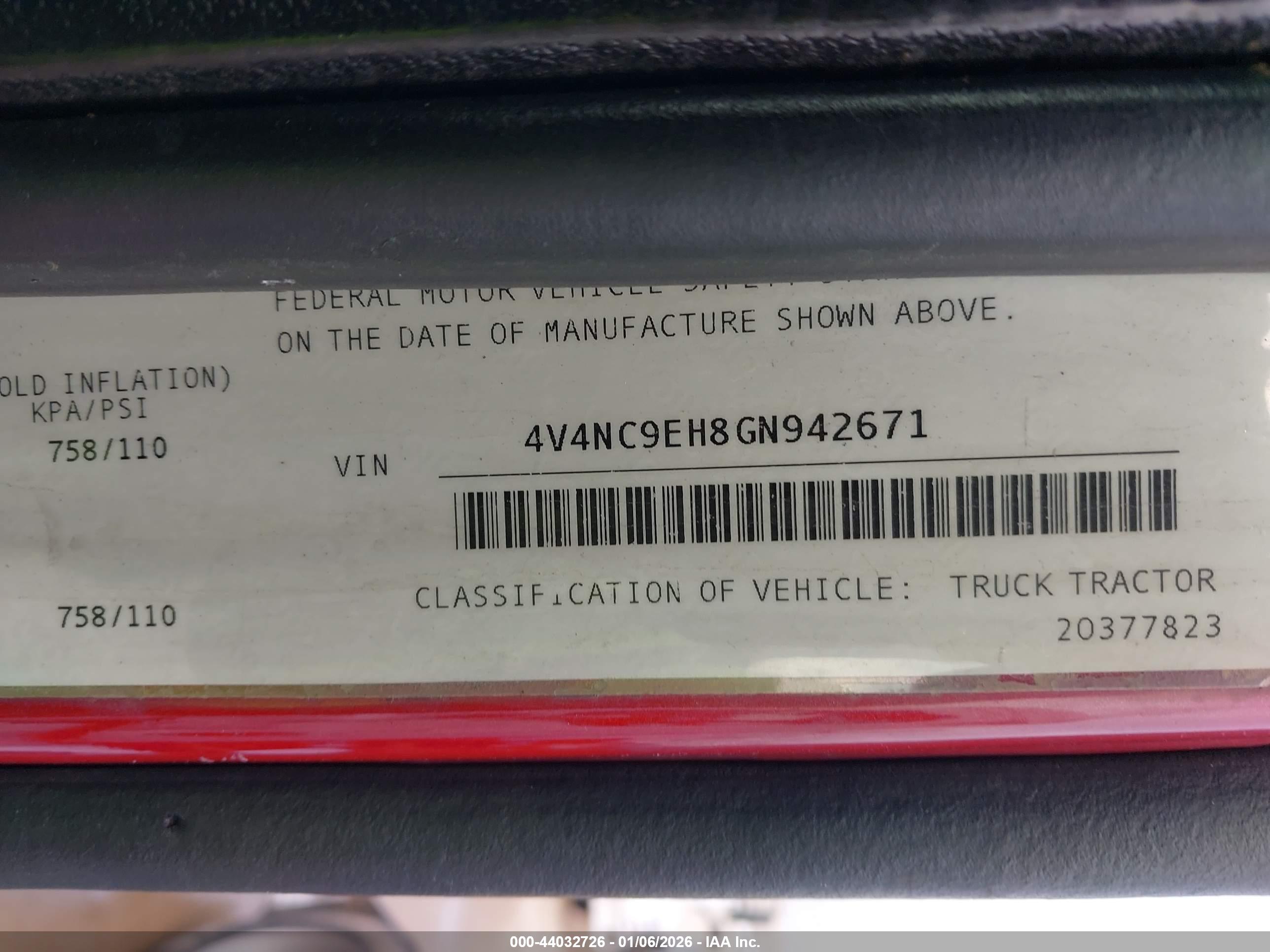 VOLVO VN image 9