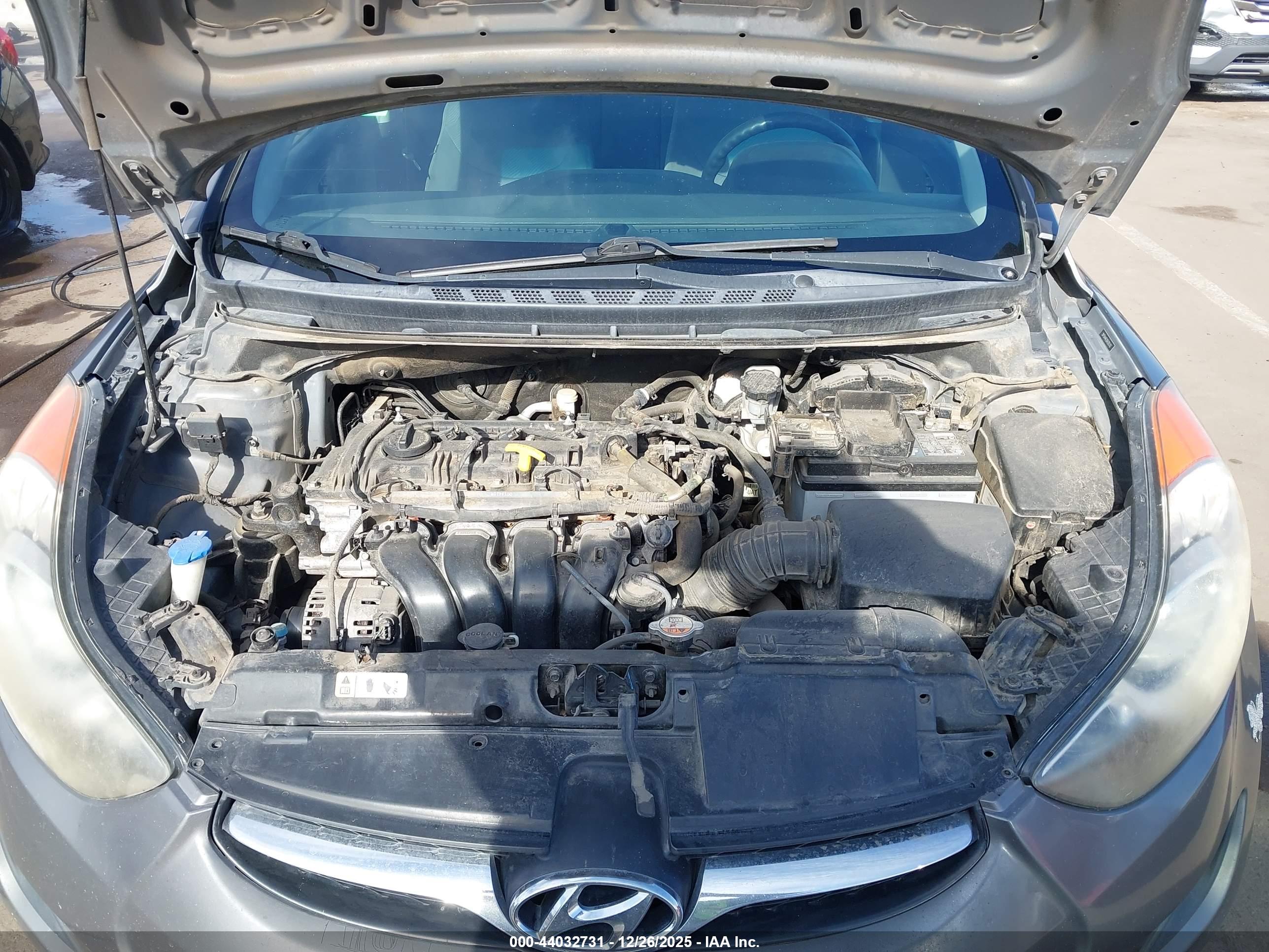 HYUNDAI ELANTRA image 10