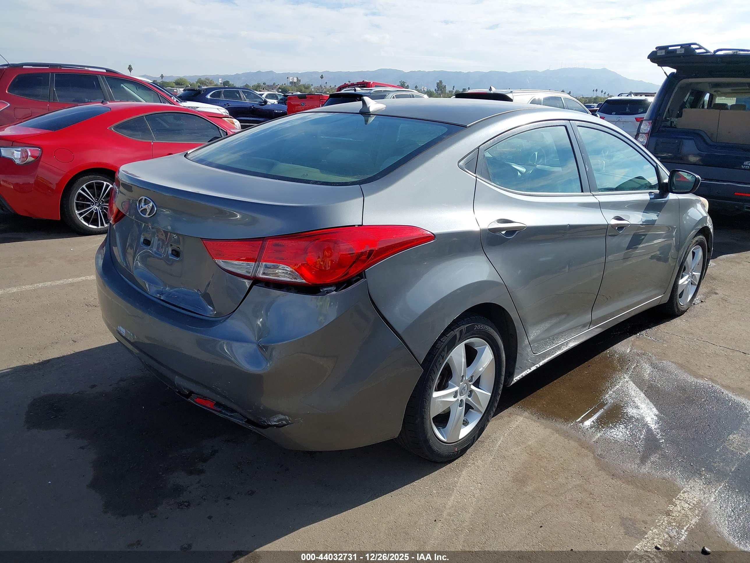 HYUNDAI ELANTRA image 6