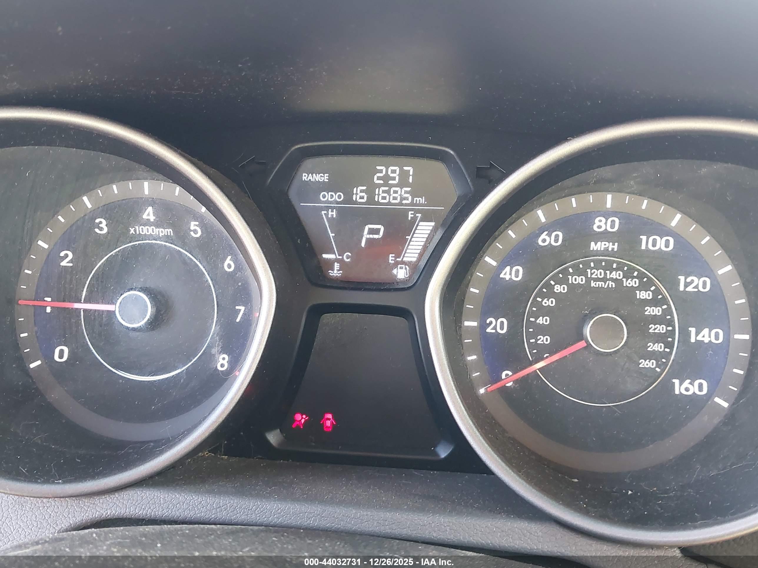 HYUNDAI ELANTRA image 7