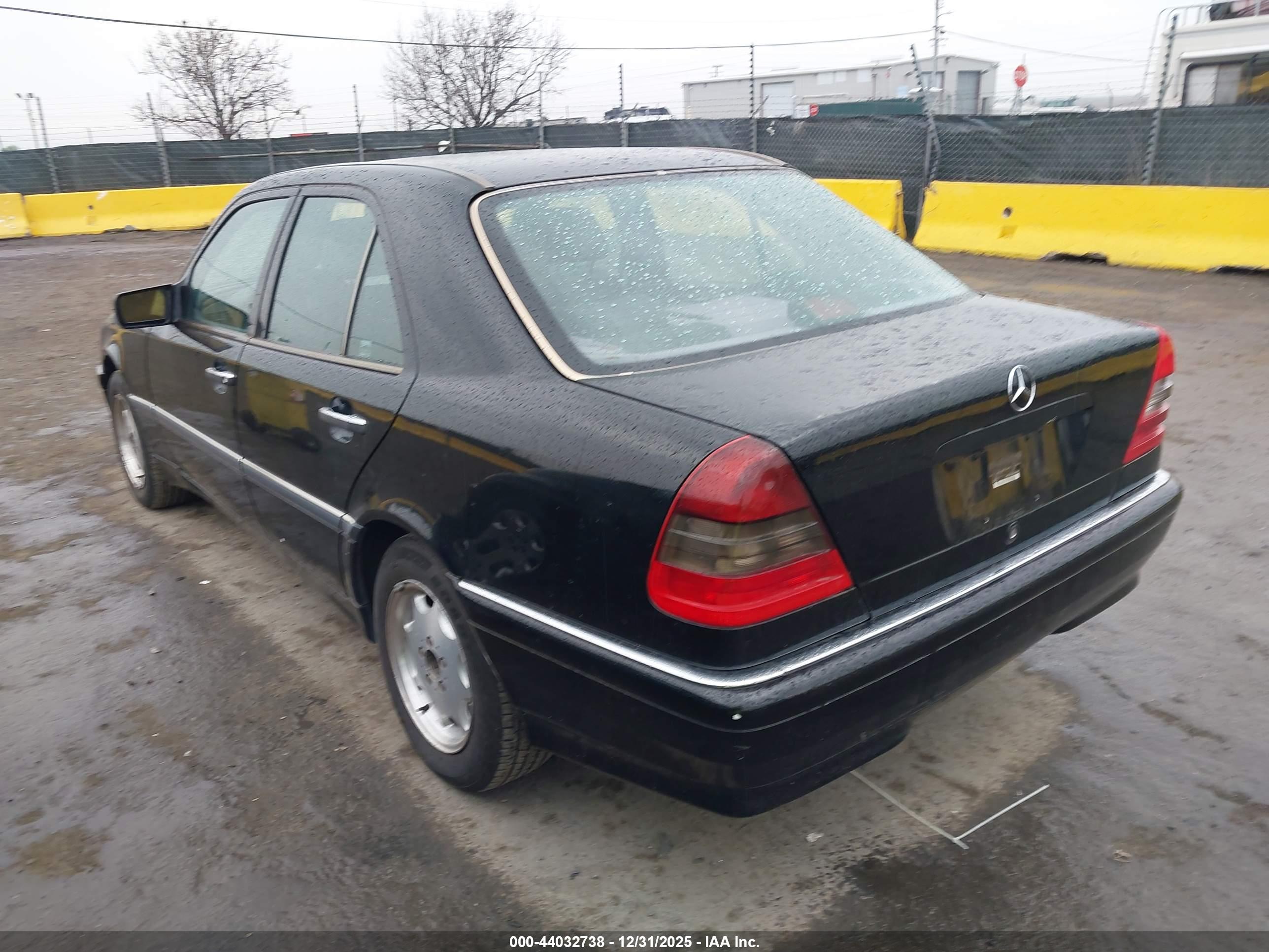 MERCEDES-BENZ C image 3