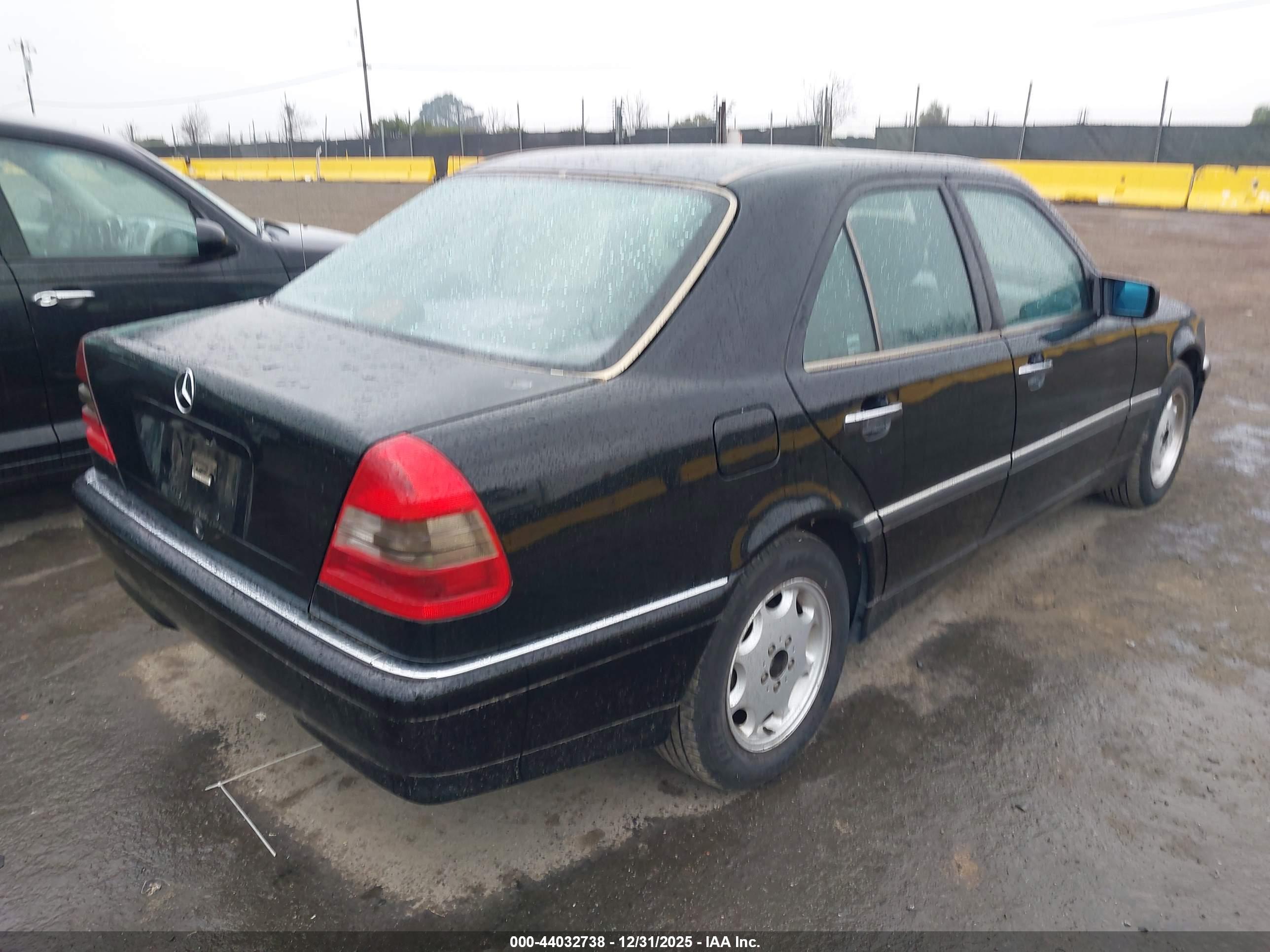 MERCEDES-BENZ C image 4