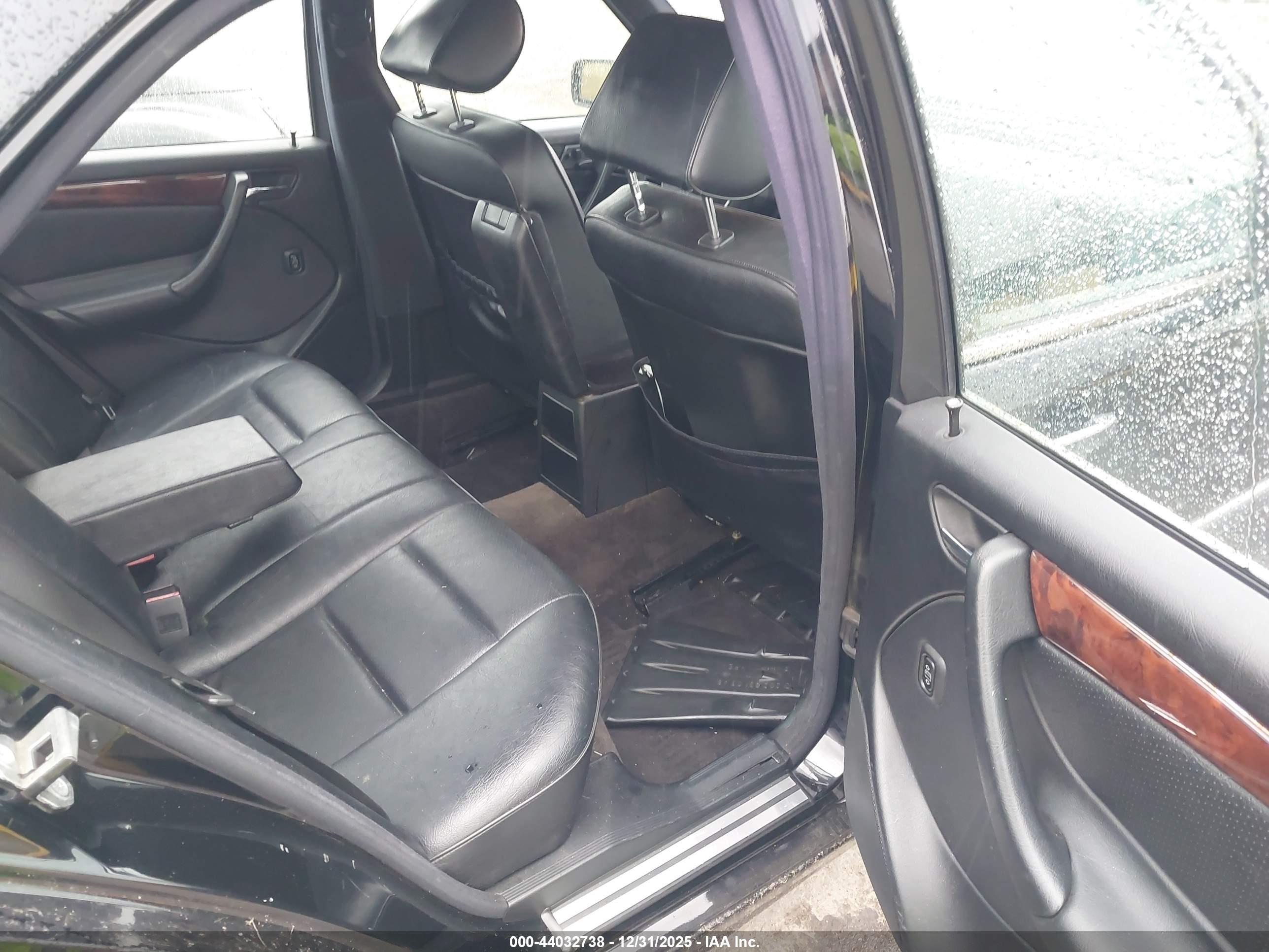 MERCEDES-BENZ C image 8