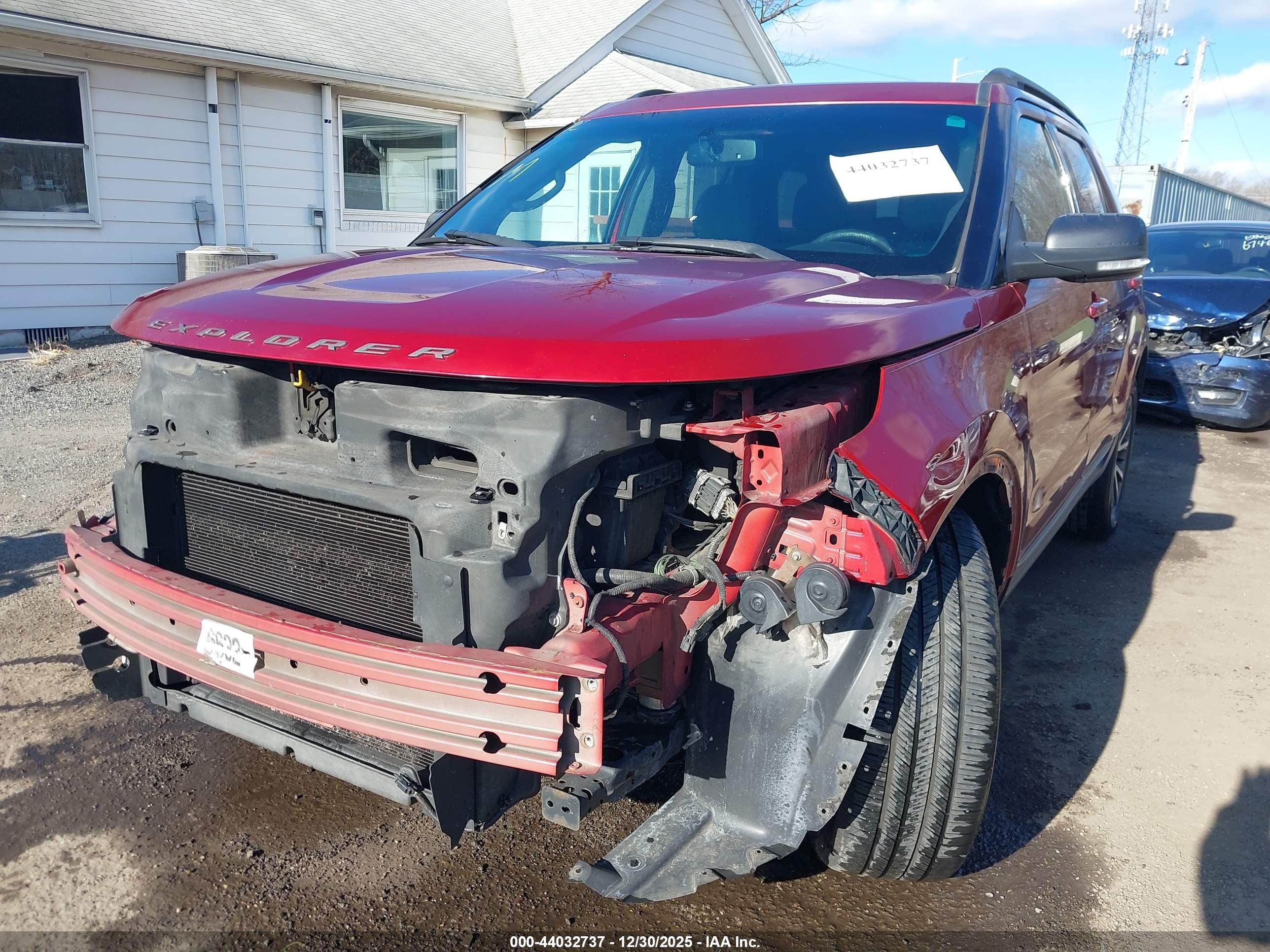 FORD EXPLORER image 6
