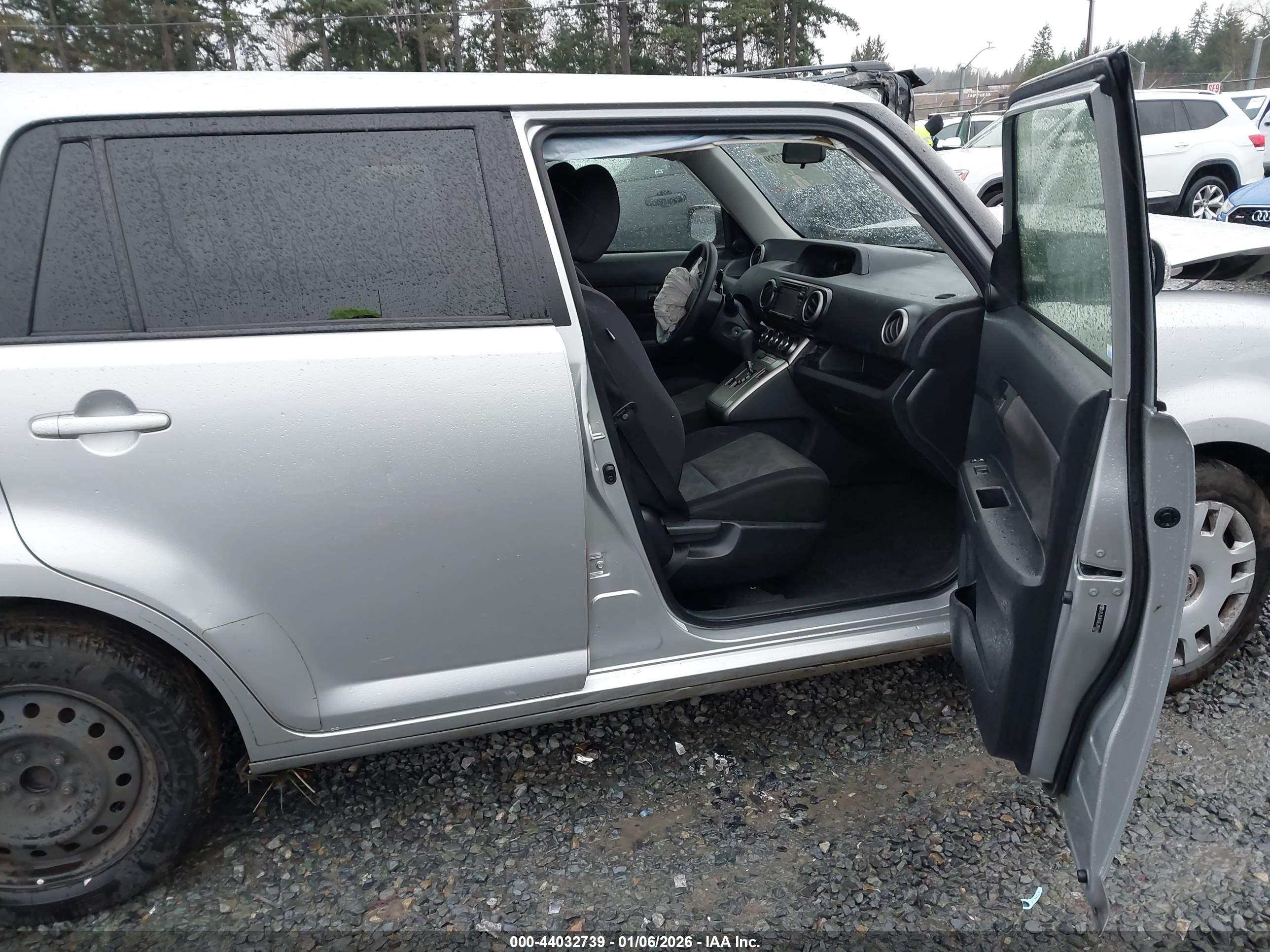 SCION XB image 5