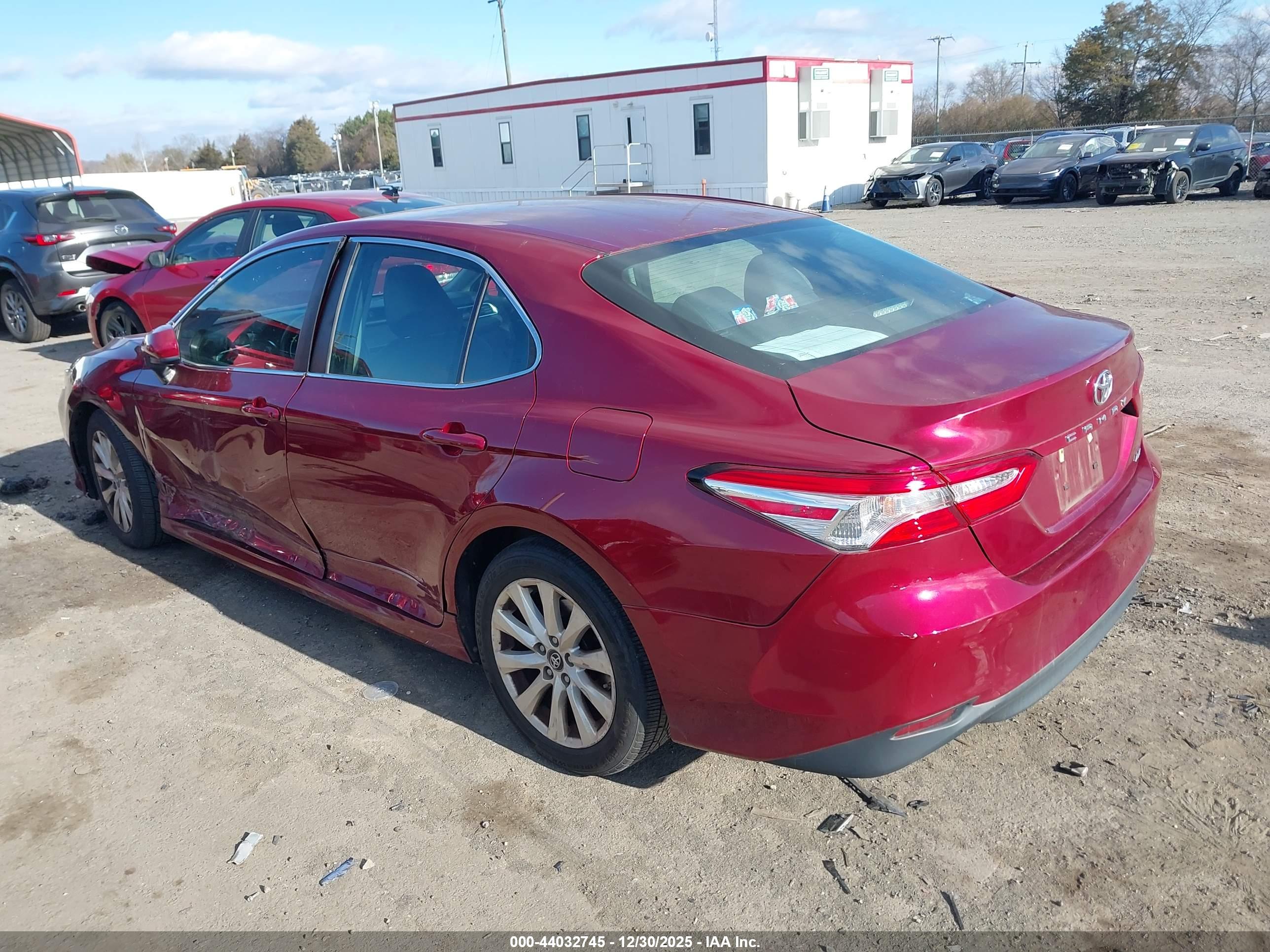 TOYOTA CAMRY image 3