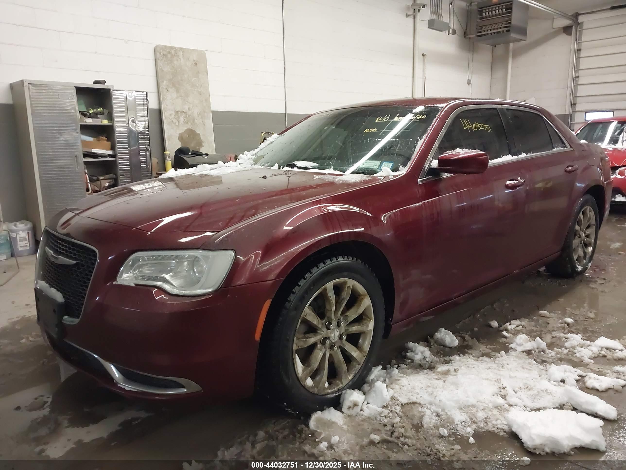 CHRYSLER 300 image 2