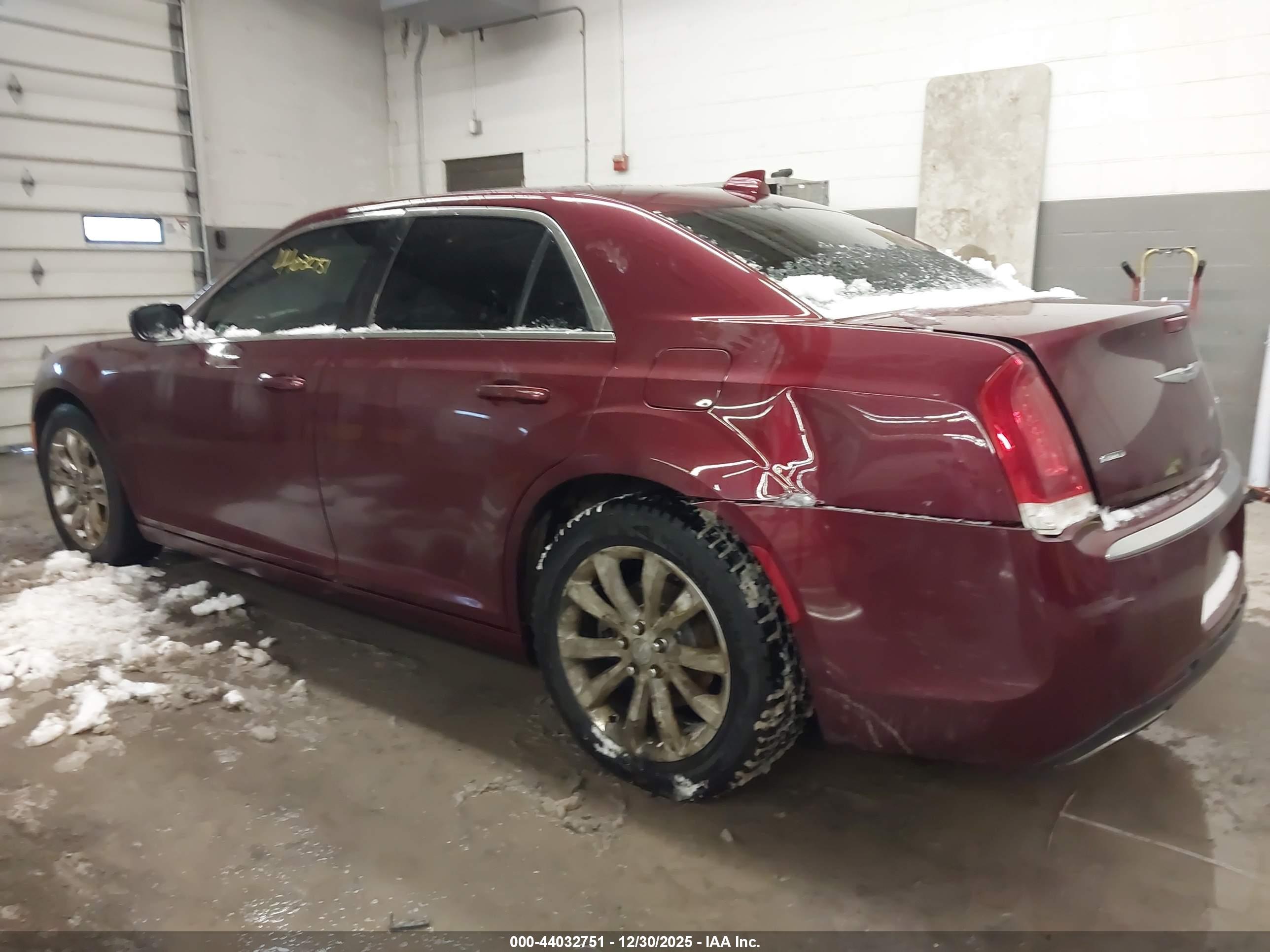 CHRYSLER 300 image 3