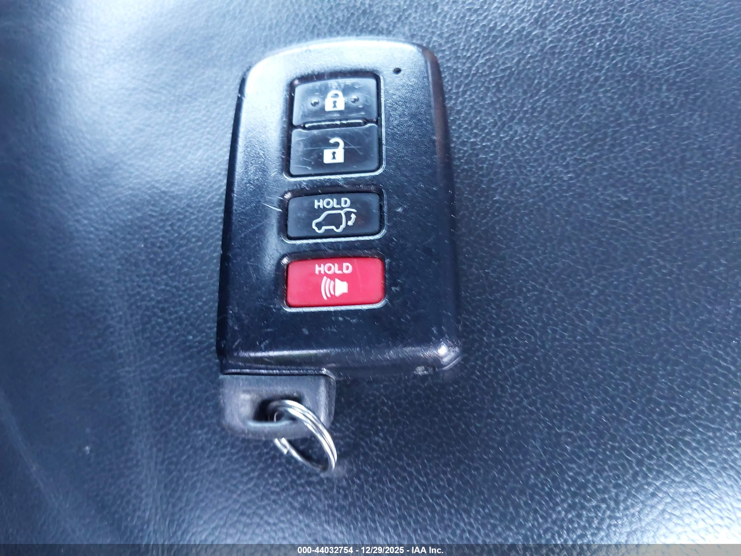 TOYOTA HIGHLANDER image 11