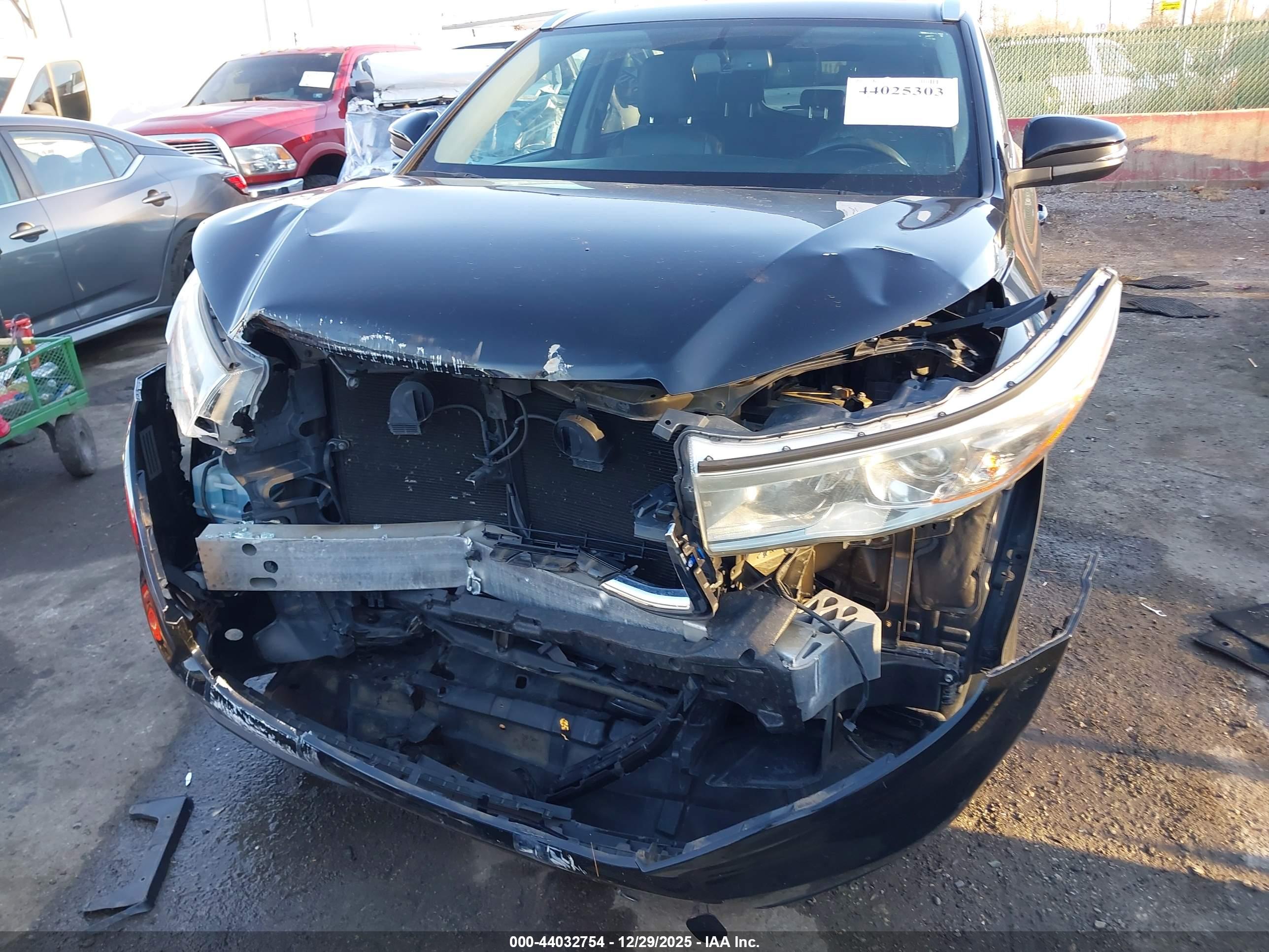 TOYOTA HIGHLANDER image 6